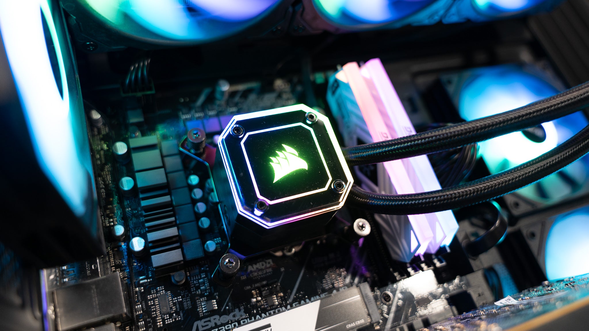 Intel i7 9700K + RTX 2080 Ti Gaming PC