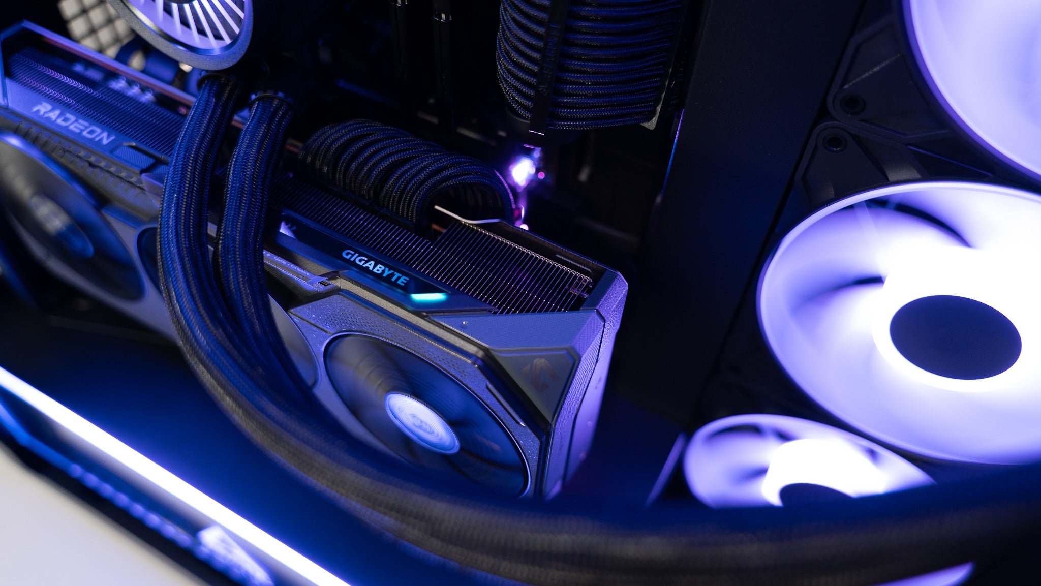 Ryzen 7 7800X3D + RX 9070XT Gaming/Streaming PC