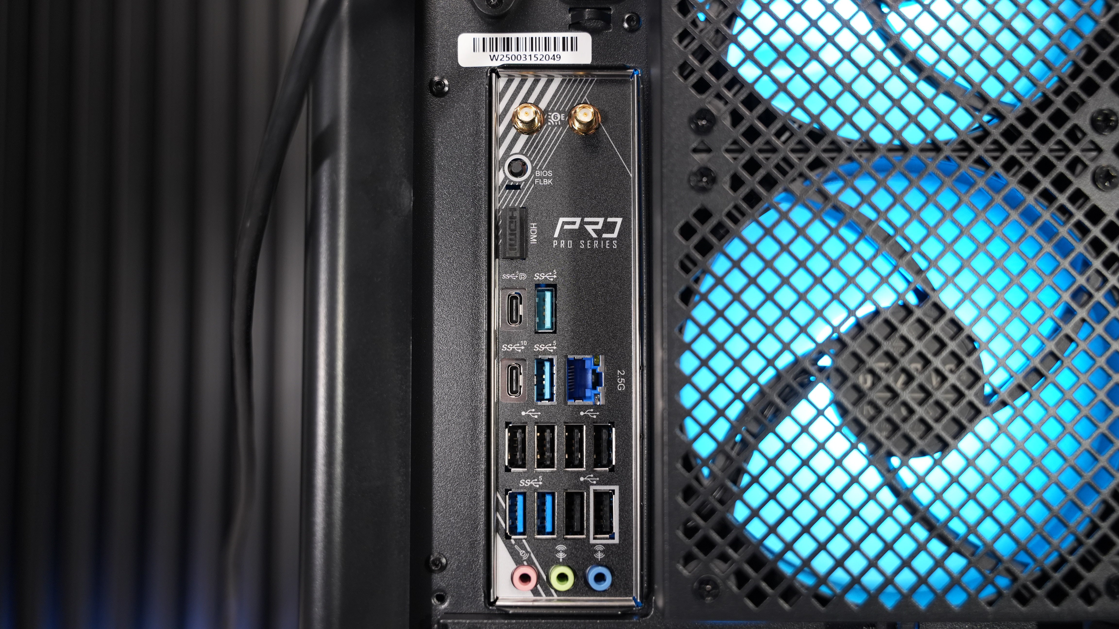 Ryzen 7 7700X + RTX 5070 Gaming/Streaming PC