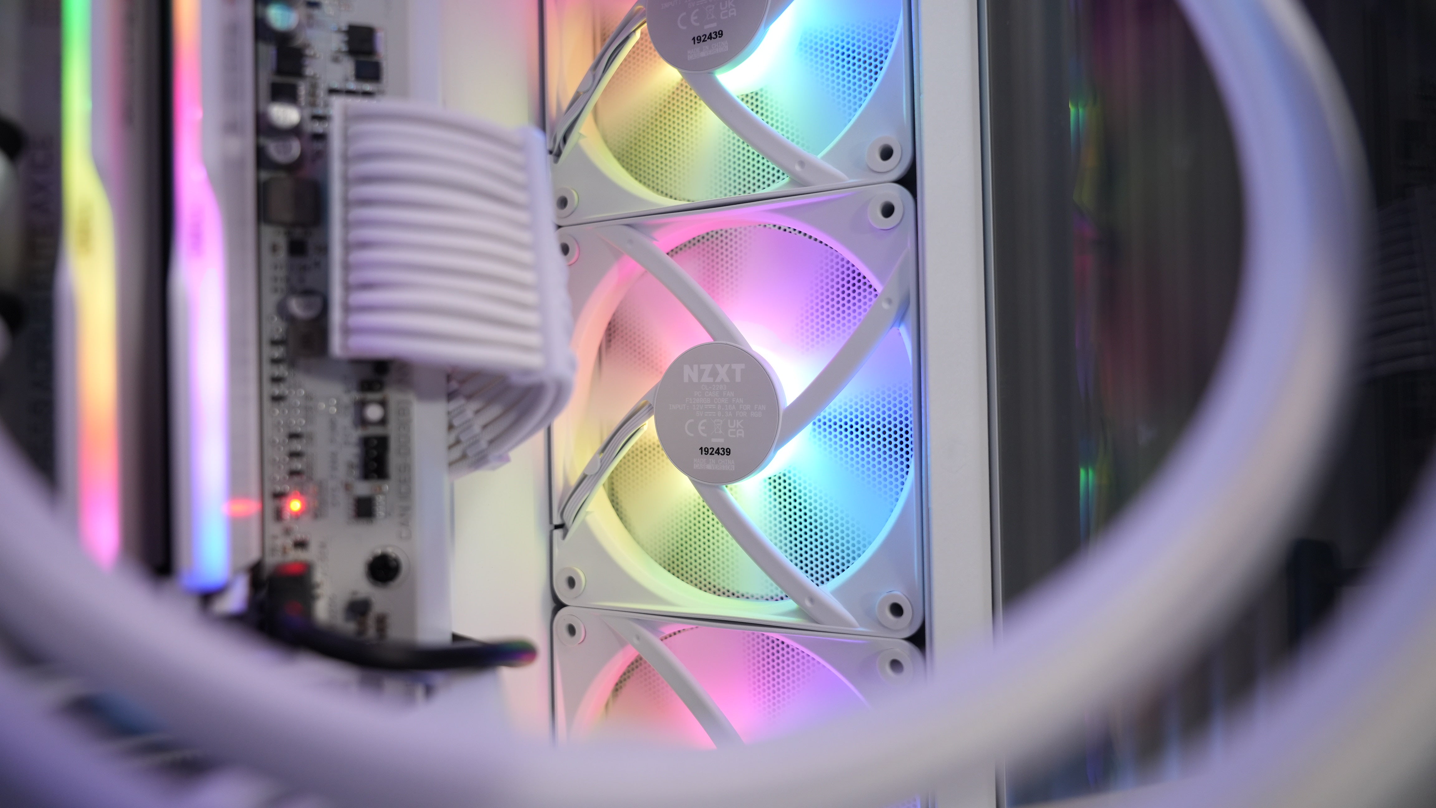 Ryzen 5 7600X + Intel Arc B580 Gaming PC