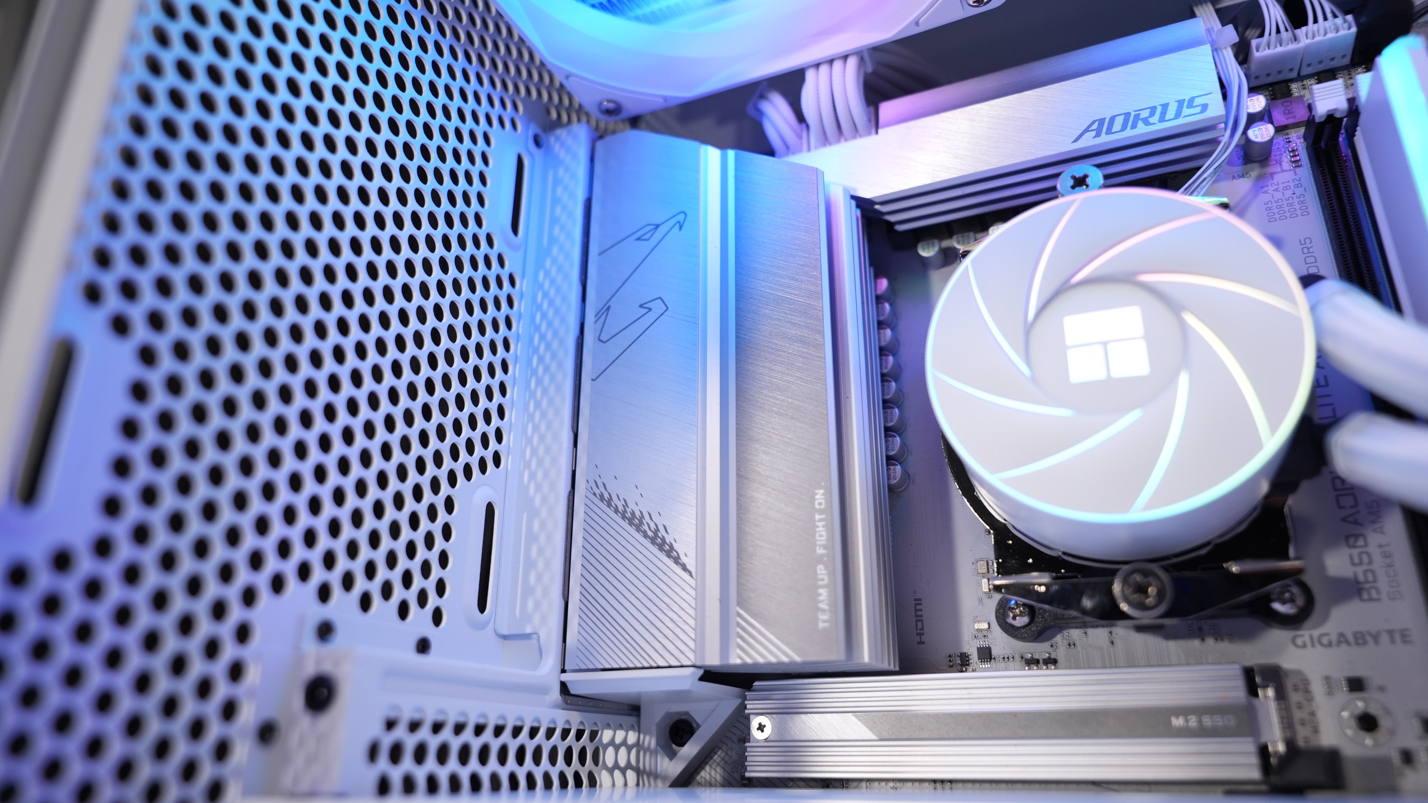 Ryzen 5 7600X + Intel Arc B580 Gaming PC