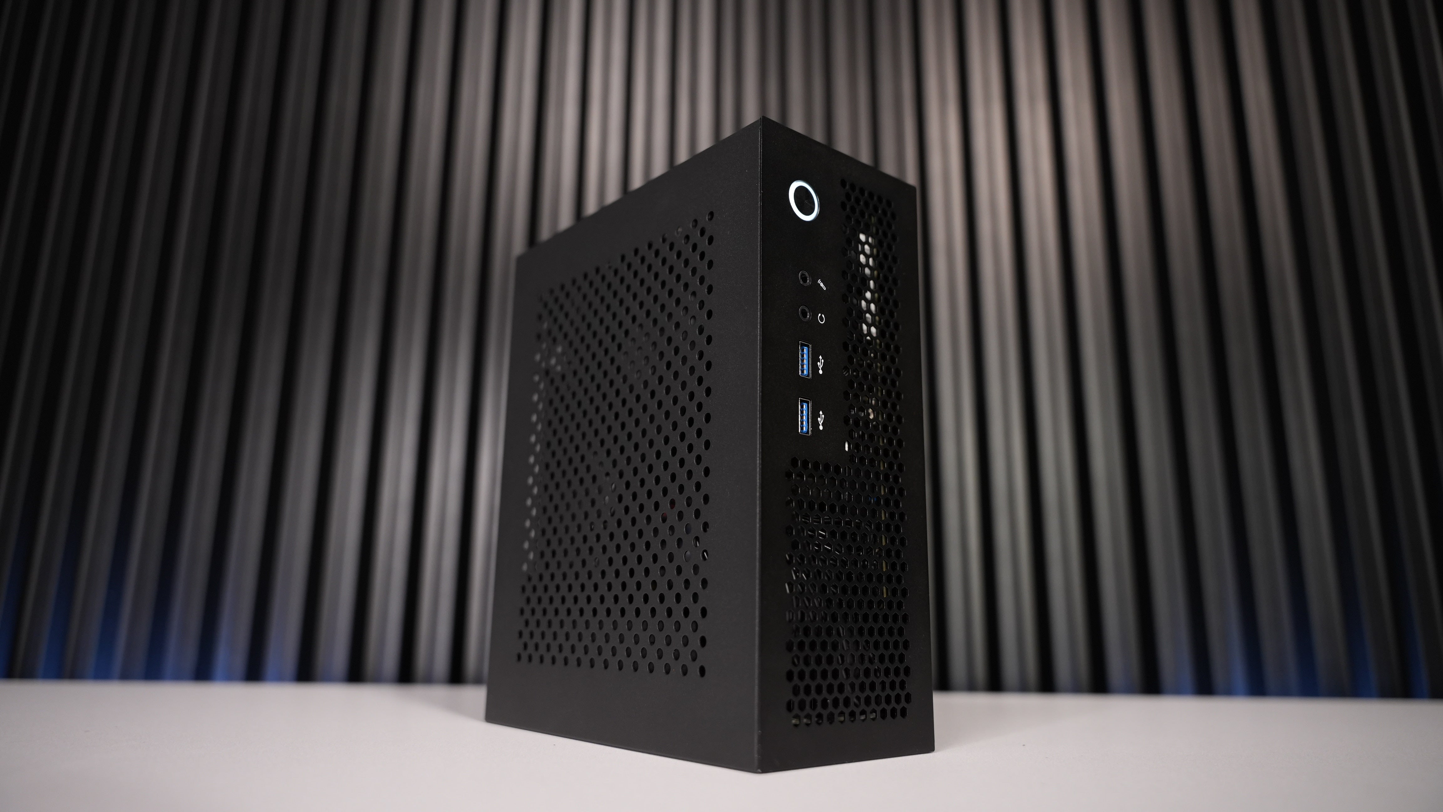 Ryzen 5 8500G Mini Gaming PC