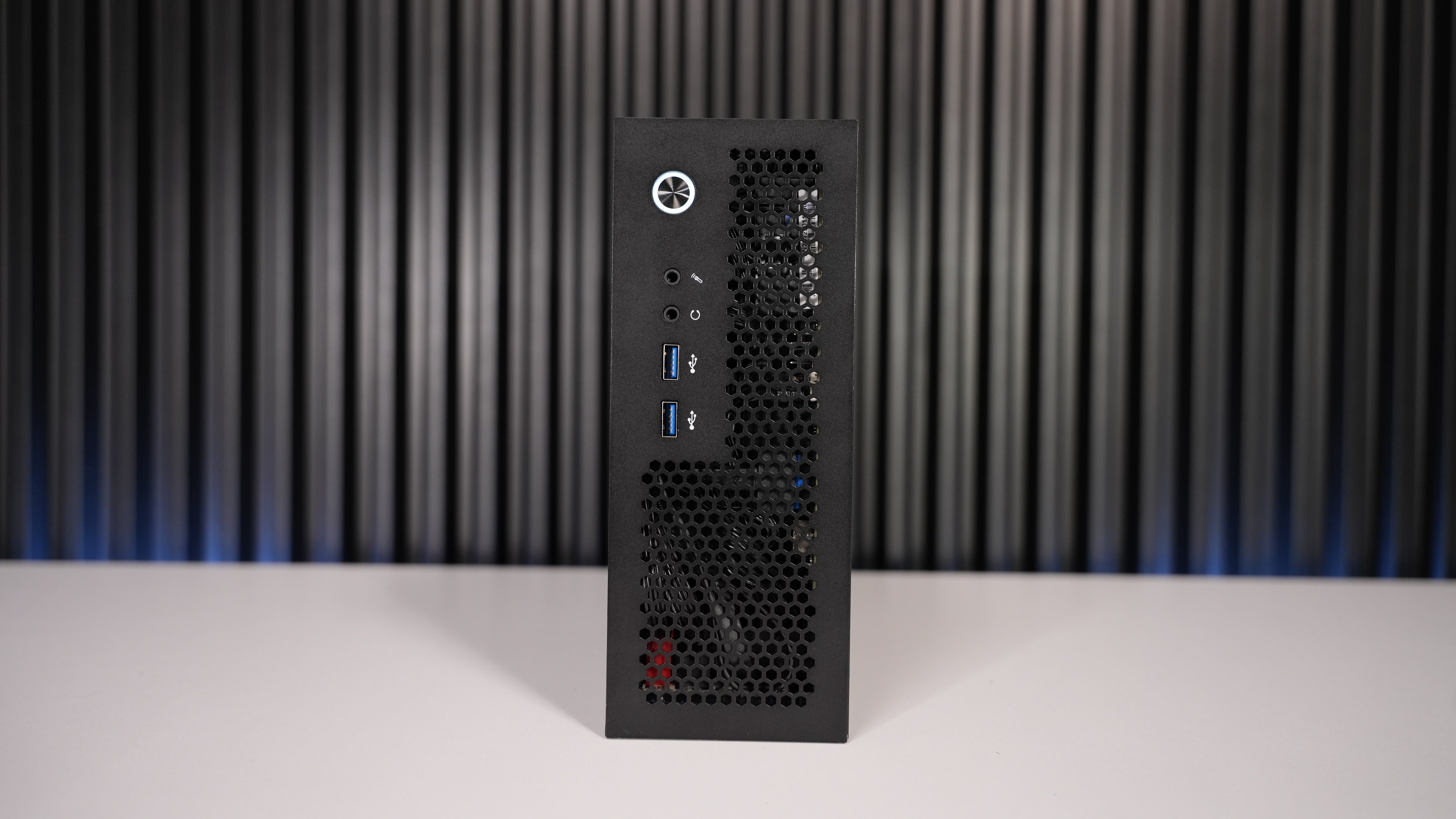 Ryzen 5 8500G Mini Gaming PC