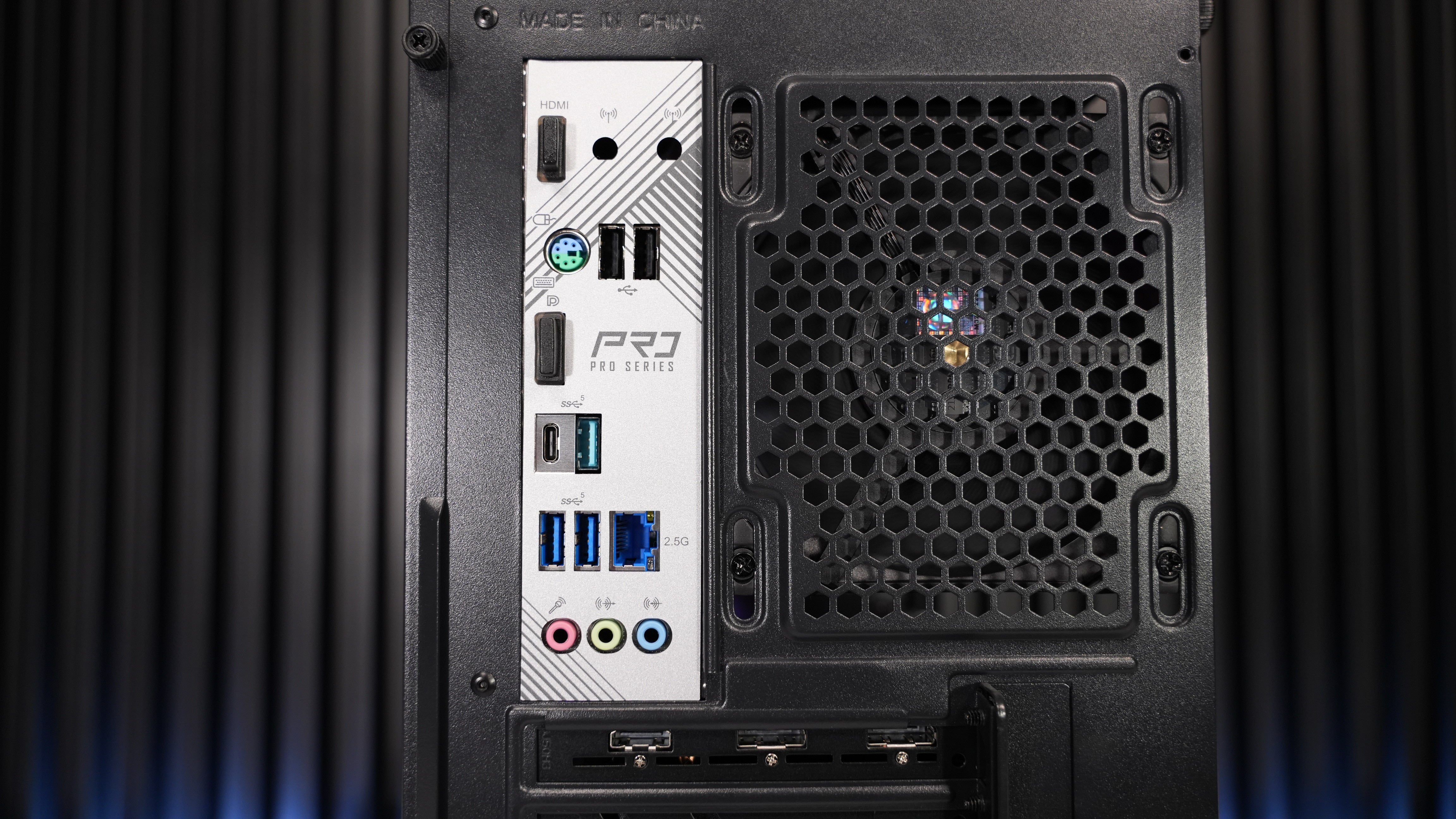 Intel i3 14100F + RX 9060XT Gaming PC