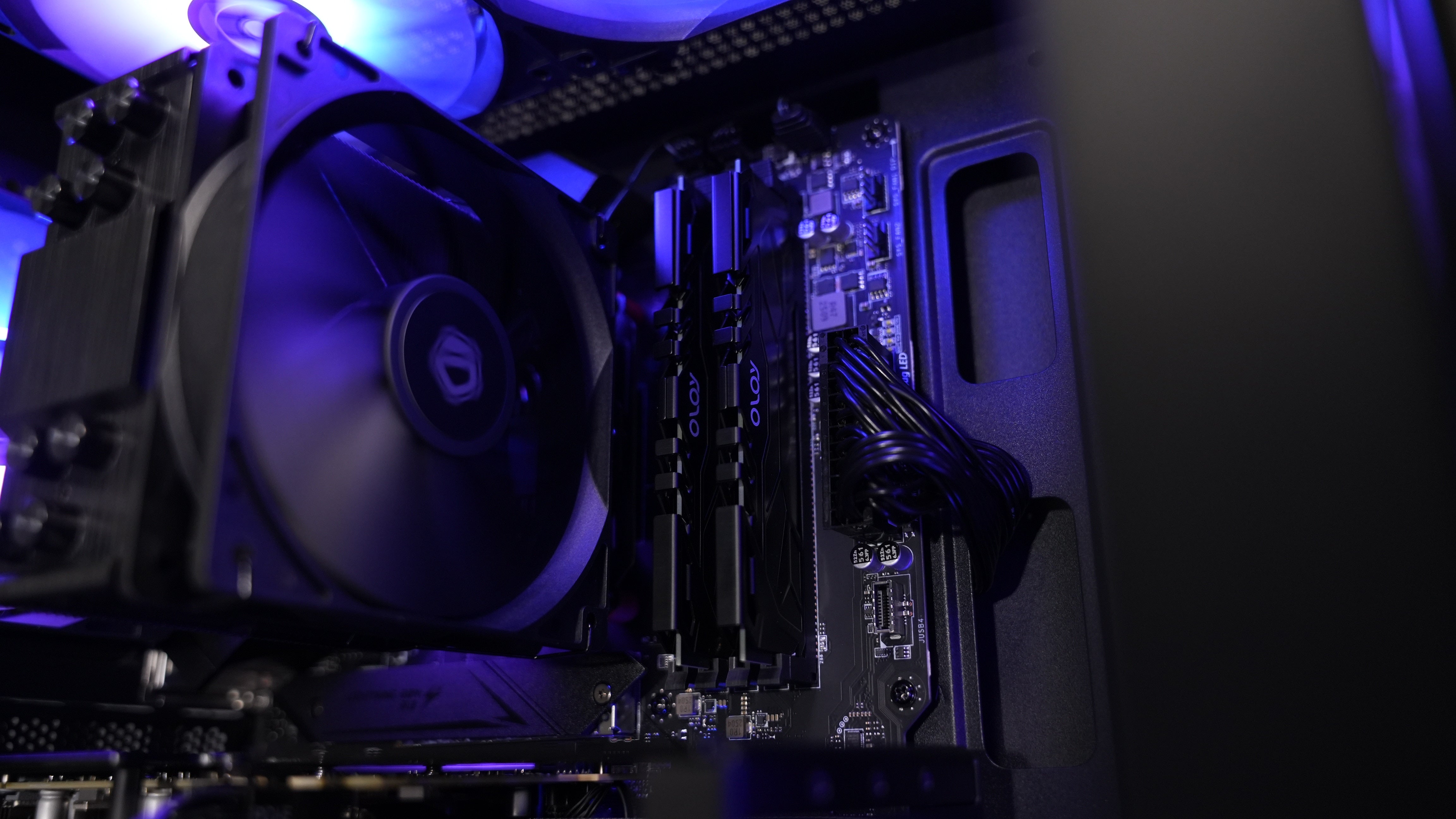 Ryzen 7 5800X + Intel Arc B580 Gaming PC