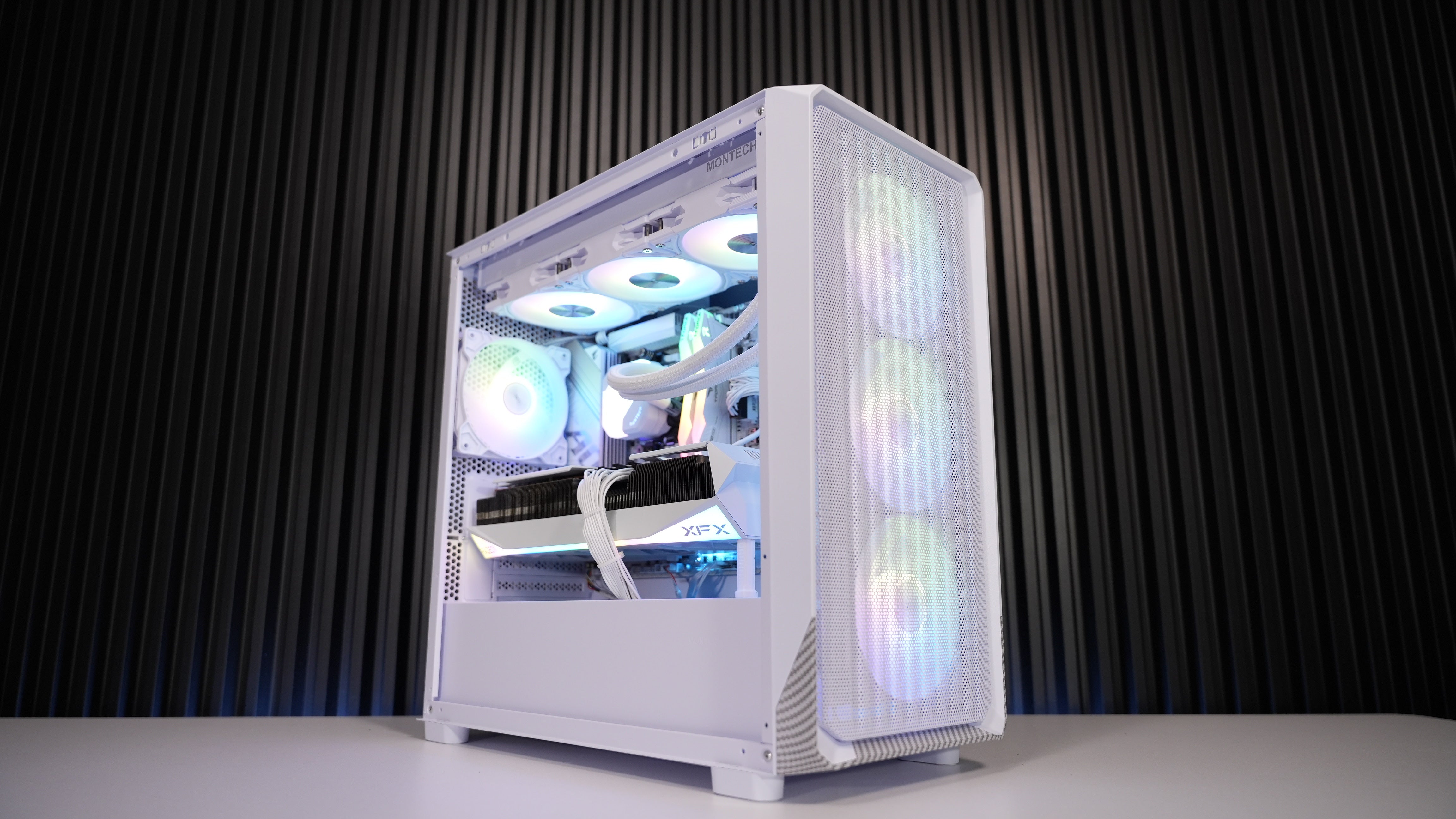 Ryzen 5 9600X + RX 9070XT Gaming/Streaming PC