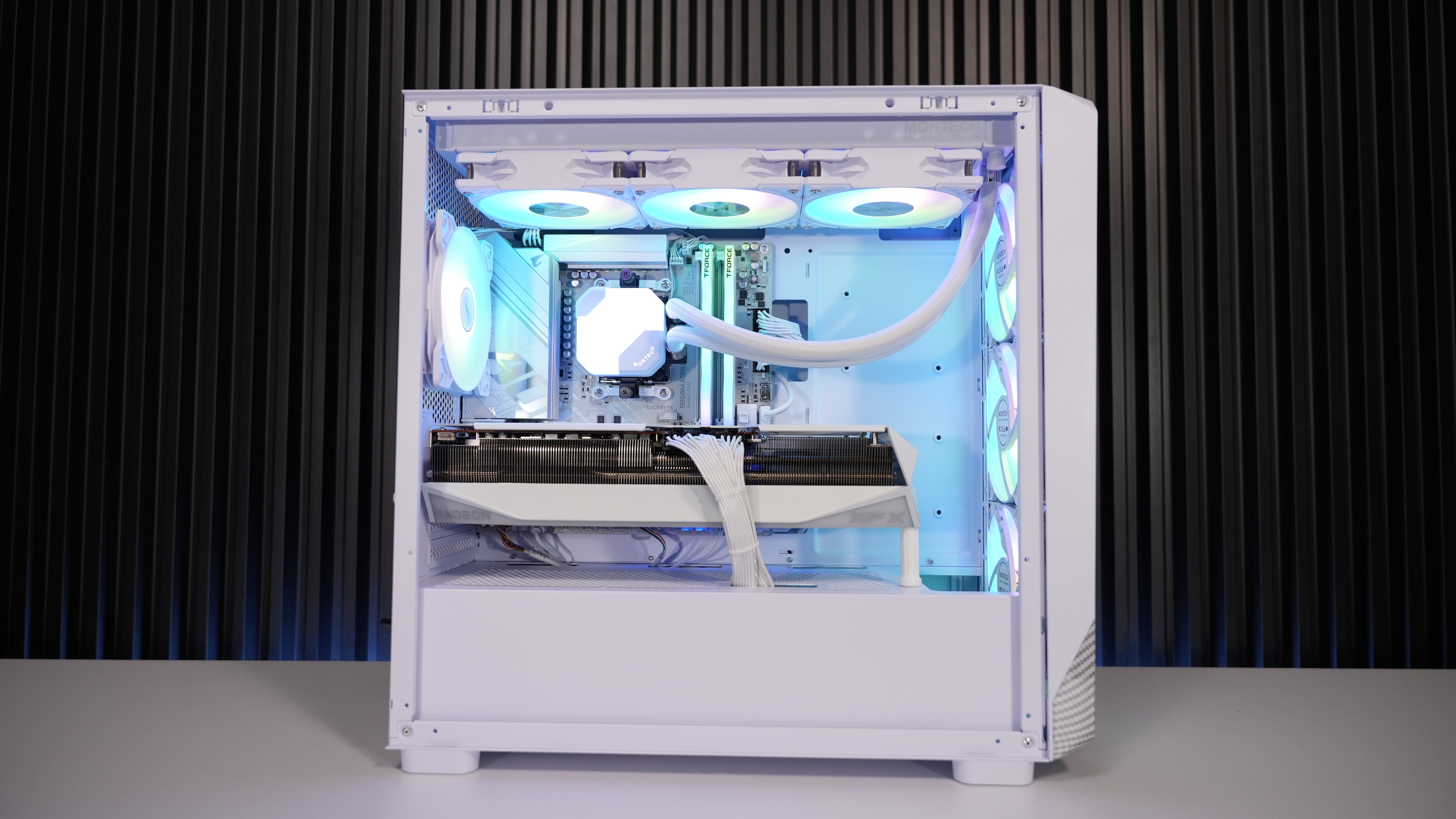 Ryzen 5 9600X + RX 9070XT Gaming/Streaming PC