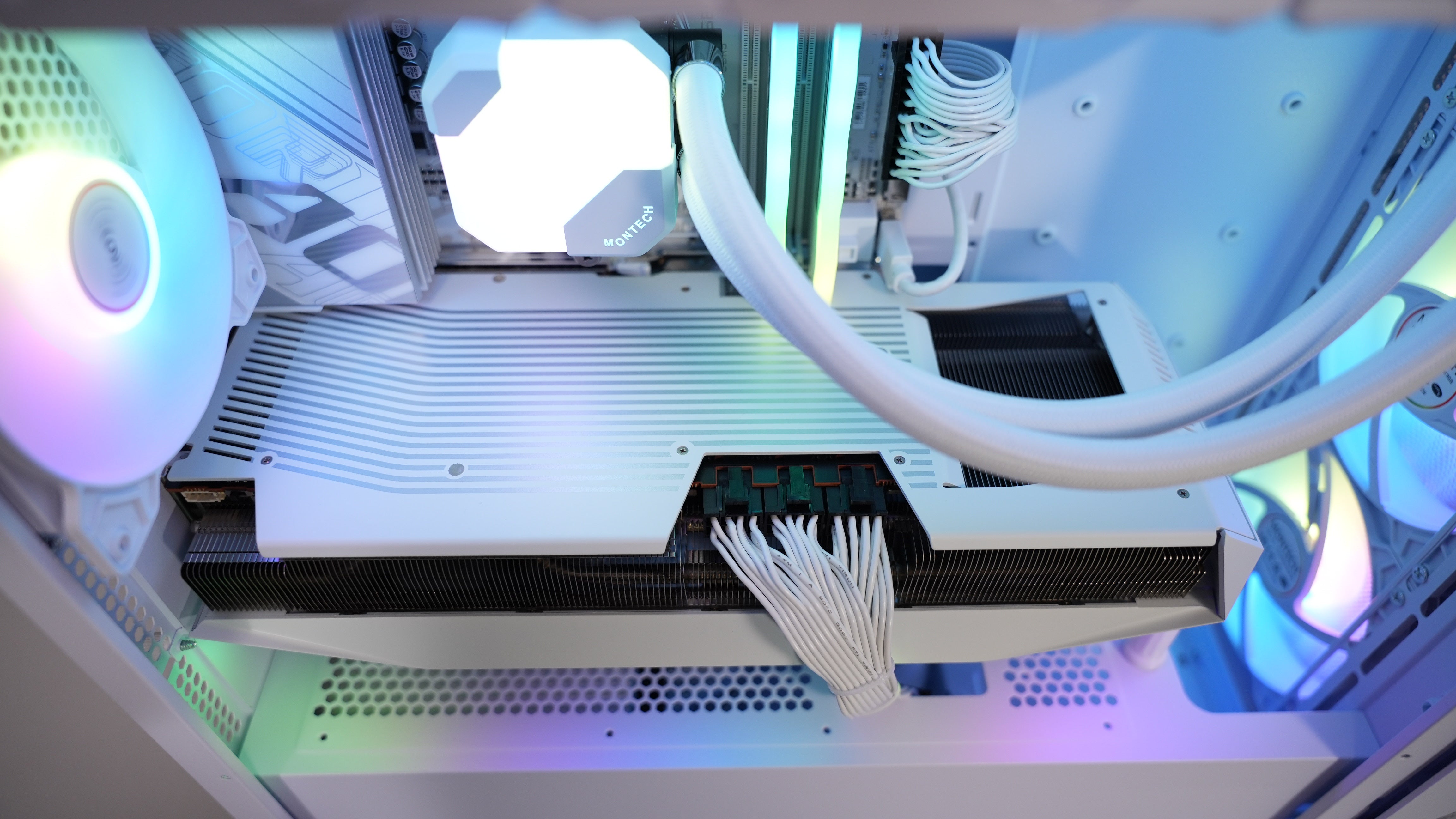 Ryzen 5 9600X + RX 9070XT Gaming/Streaming PC