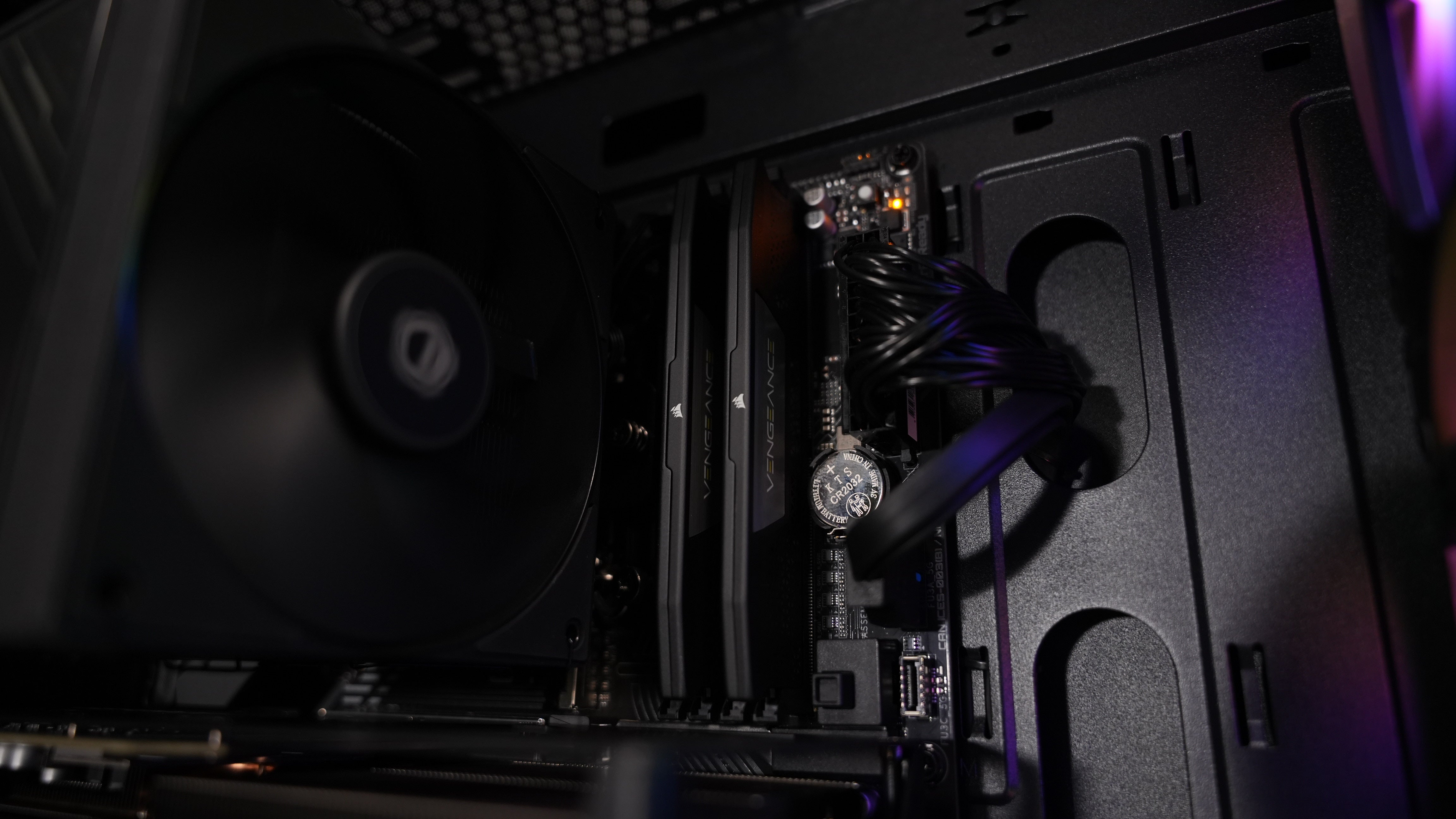 Intel Ultra 5 225F + RTX 5060Ti Gaming PC