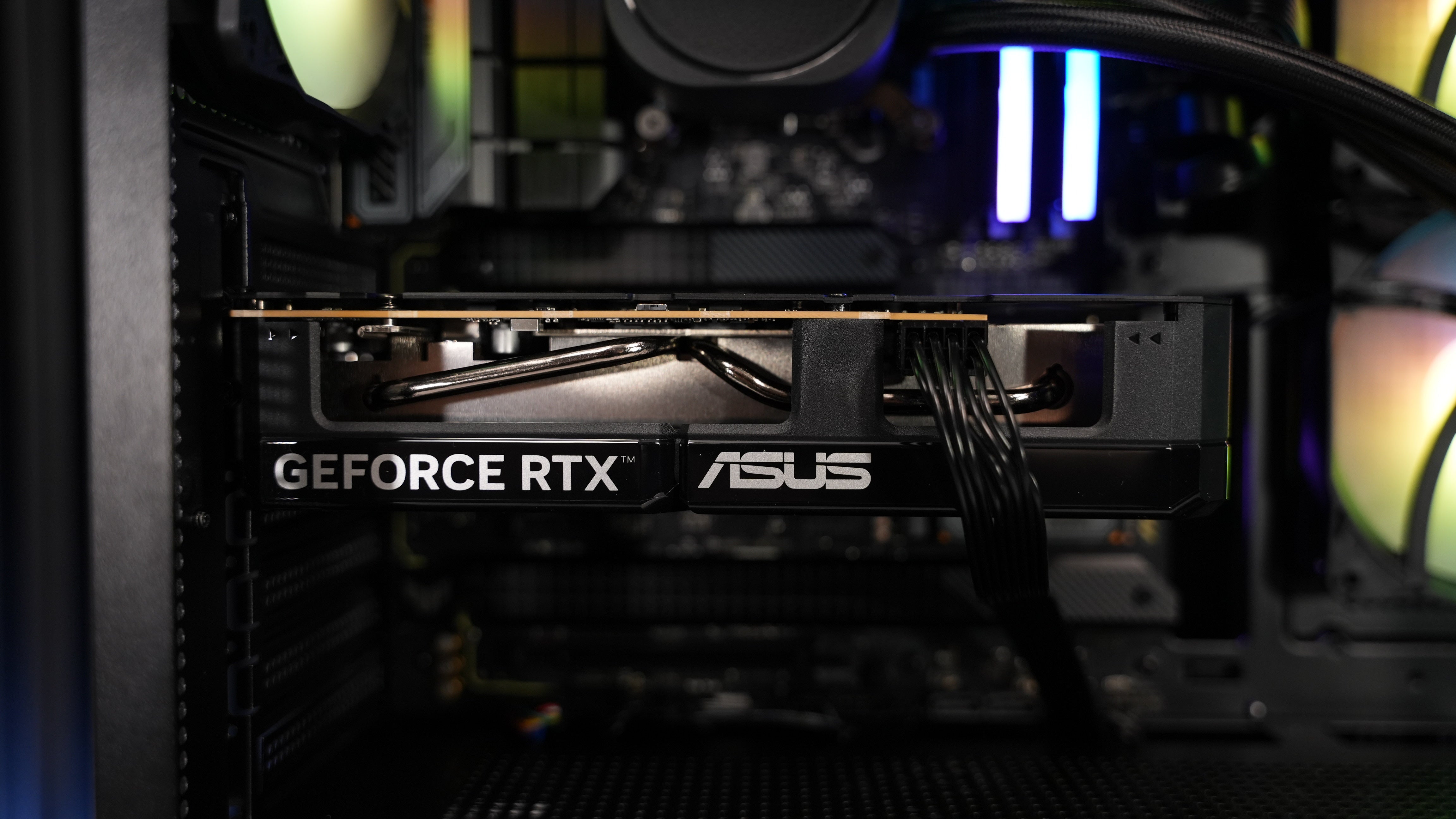 Intel i7 13700K + RTX 5060 Gaming PC