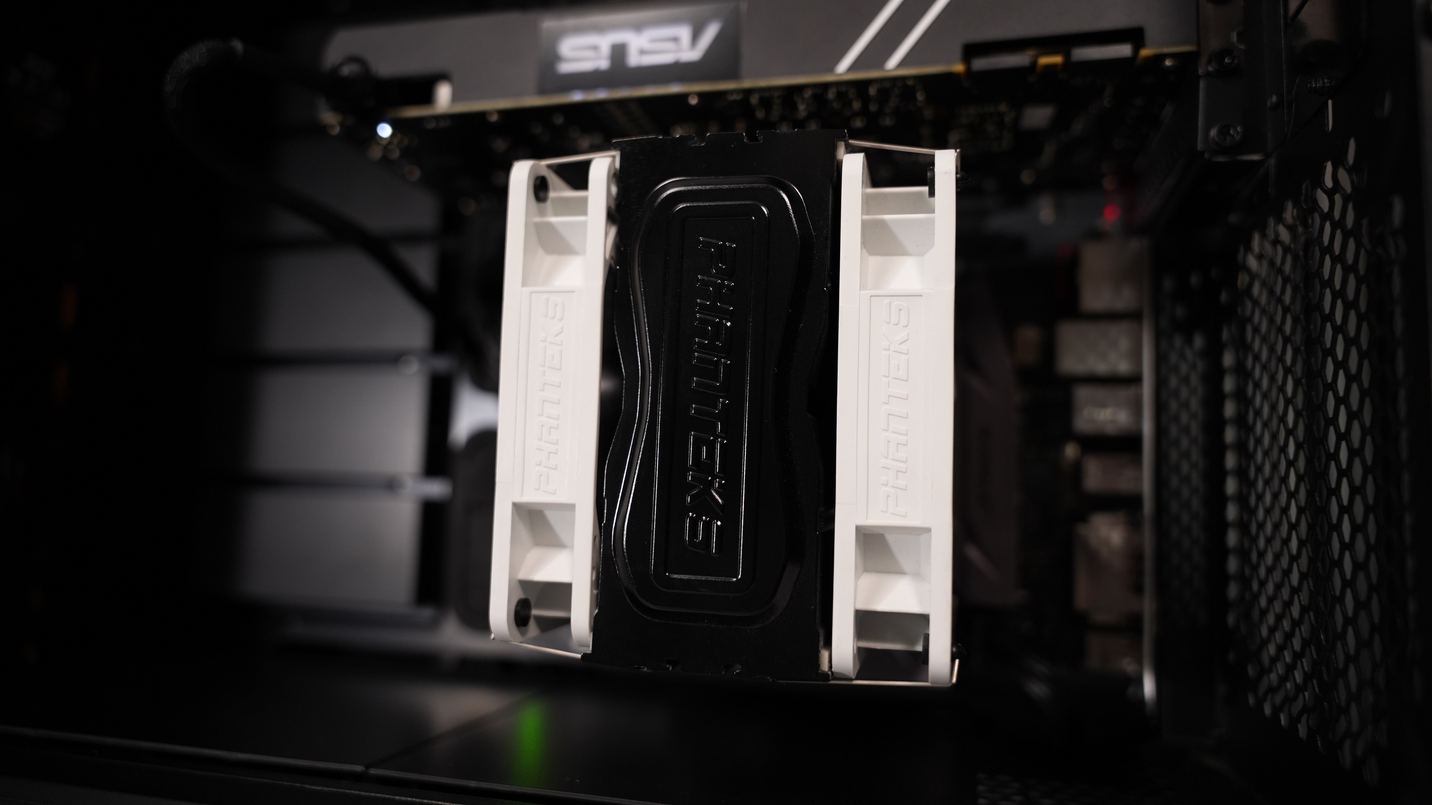 Intel i7 7700K + GTX 1070 Gaming PC