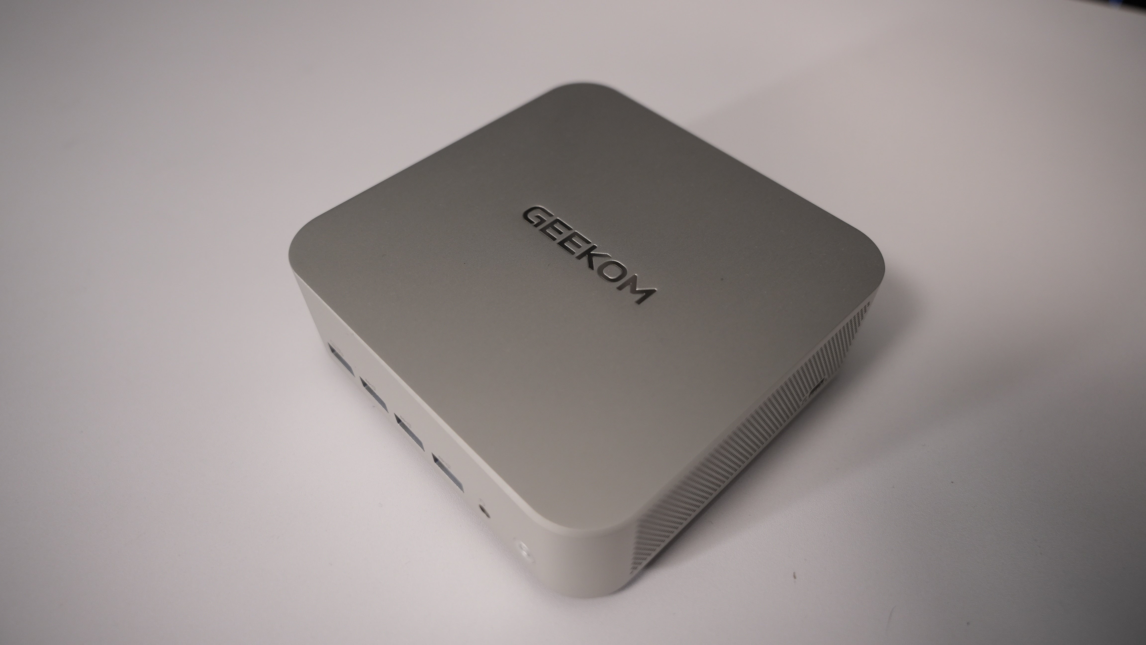 Ryzen AI 9 HX370 Mini PC