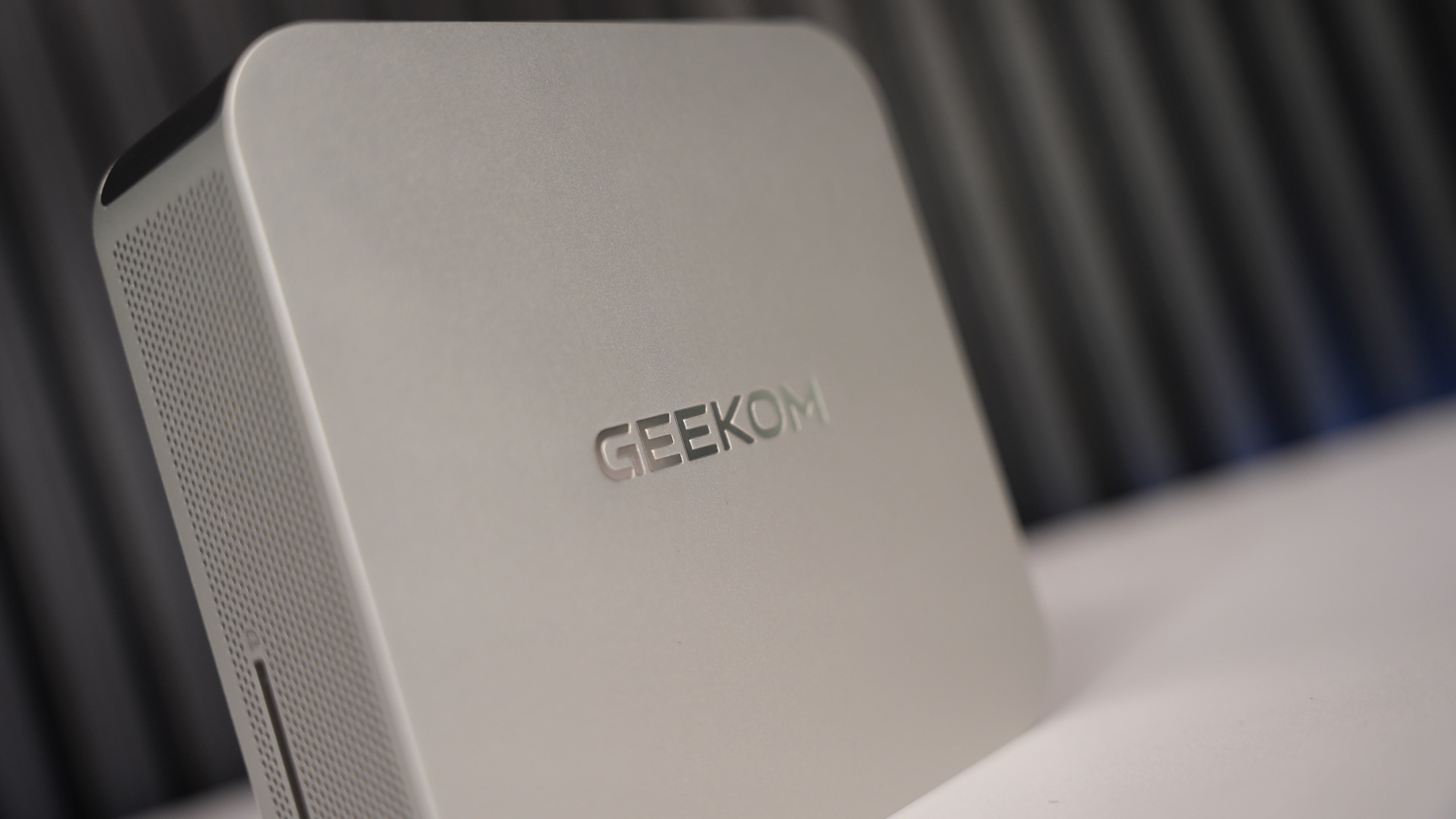 Ryzen AI 9 HX370 Mini PC