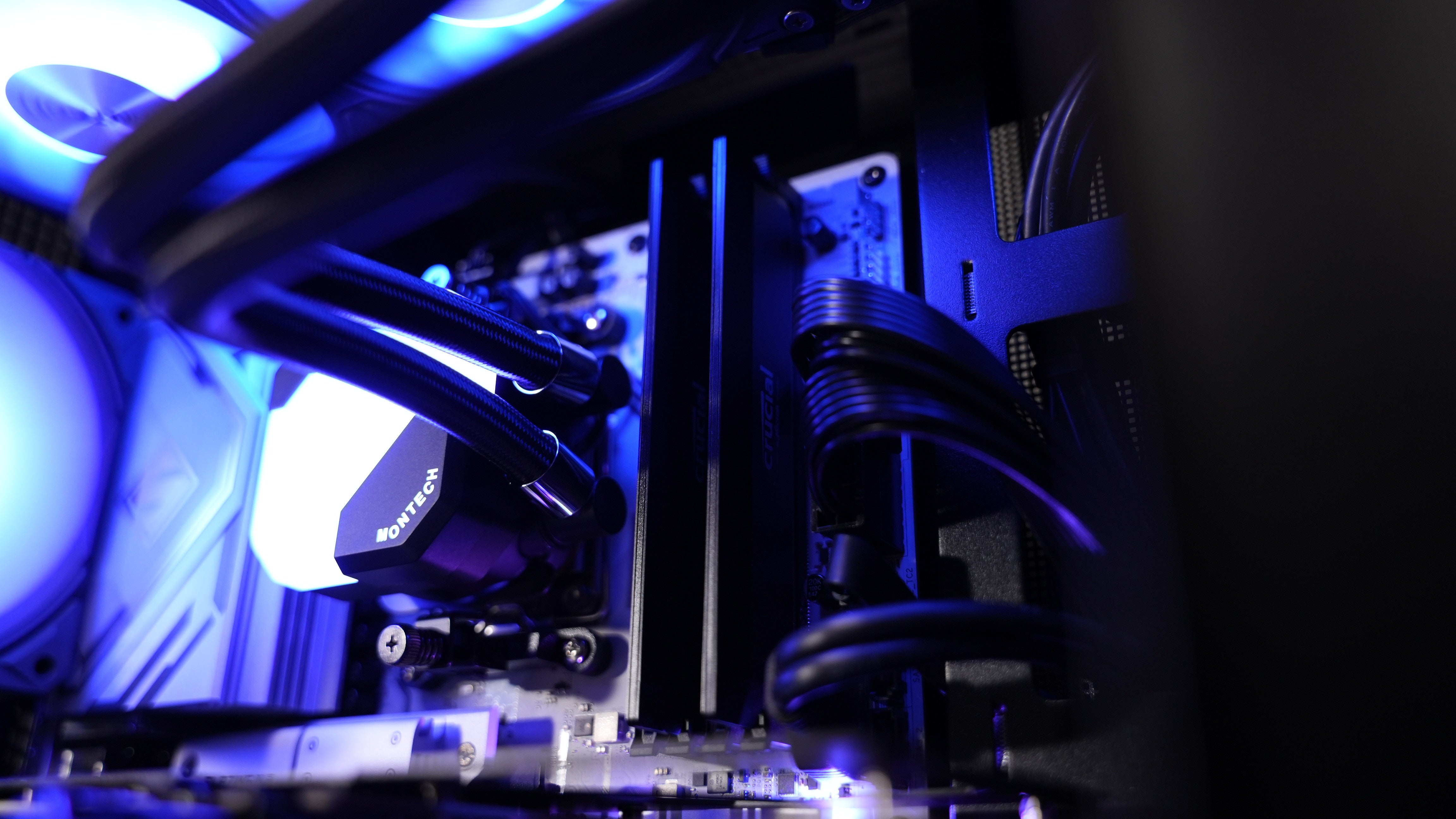 Ryzen 7 7800X3D + RX 9070XT Gaming/Streaming PC