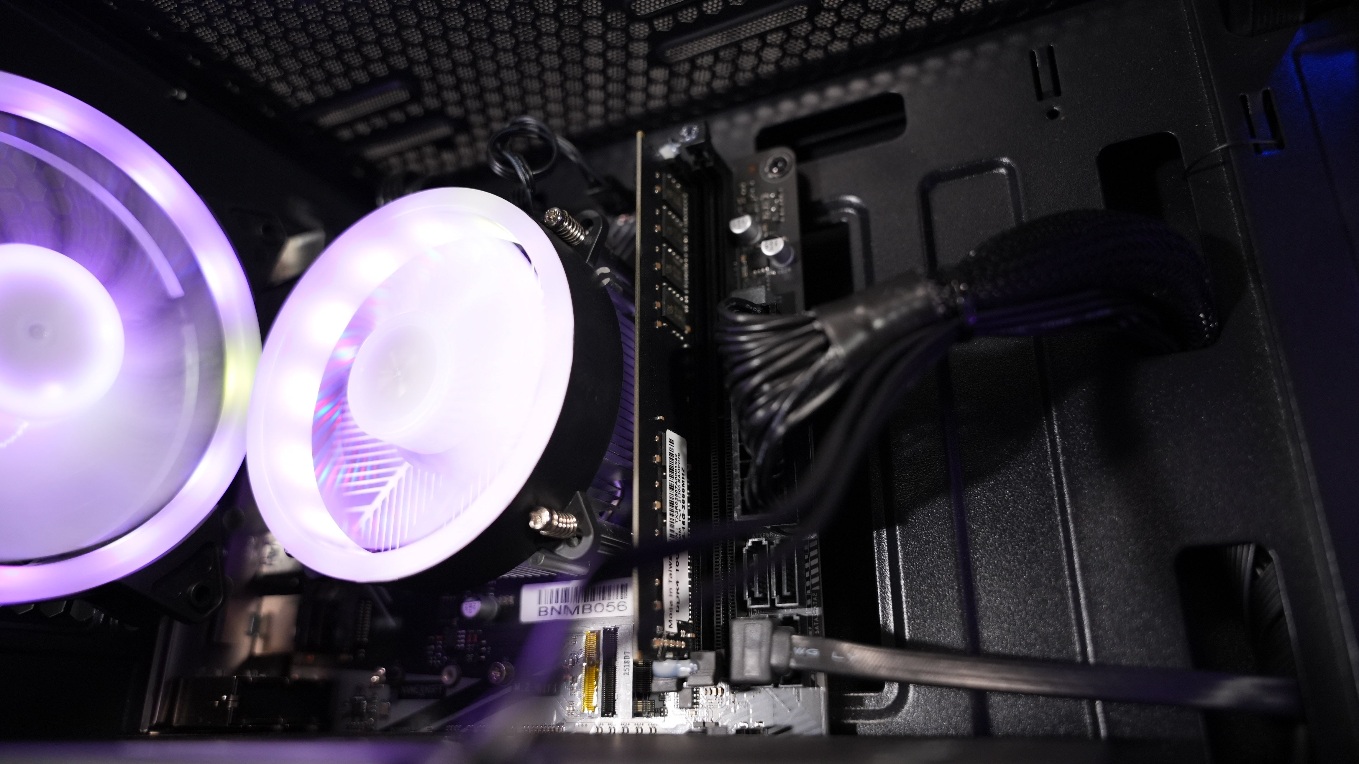 Intel i7 8850H + RX 580 Gaming PC