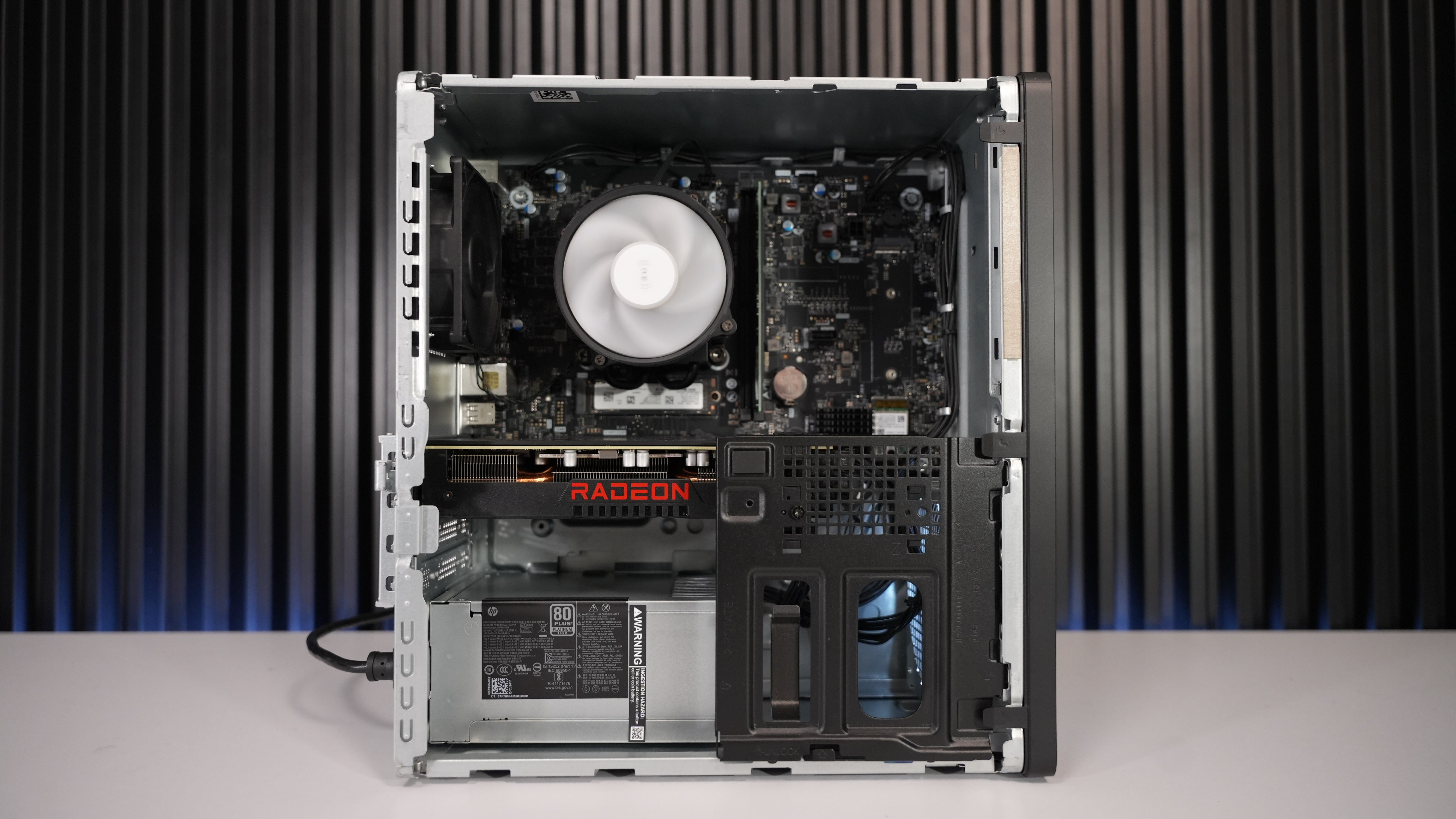 Ryzen 5 8400F + RX 7600 Gaming PC