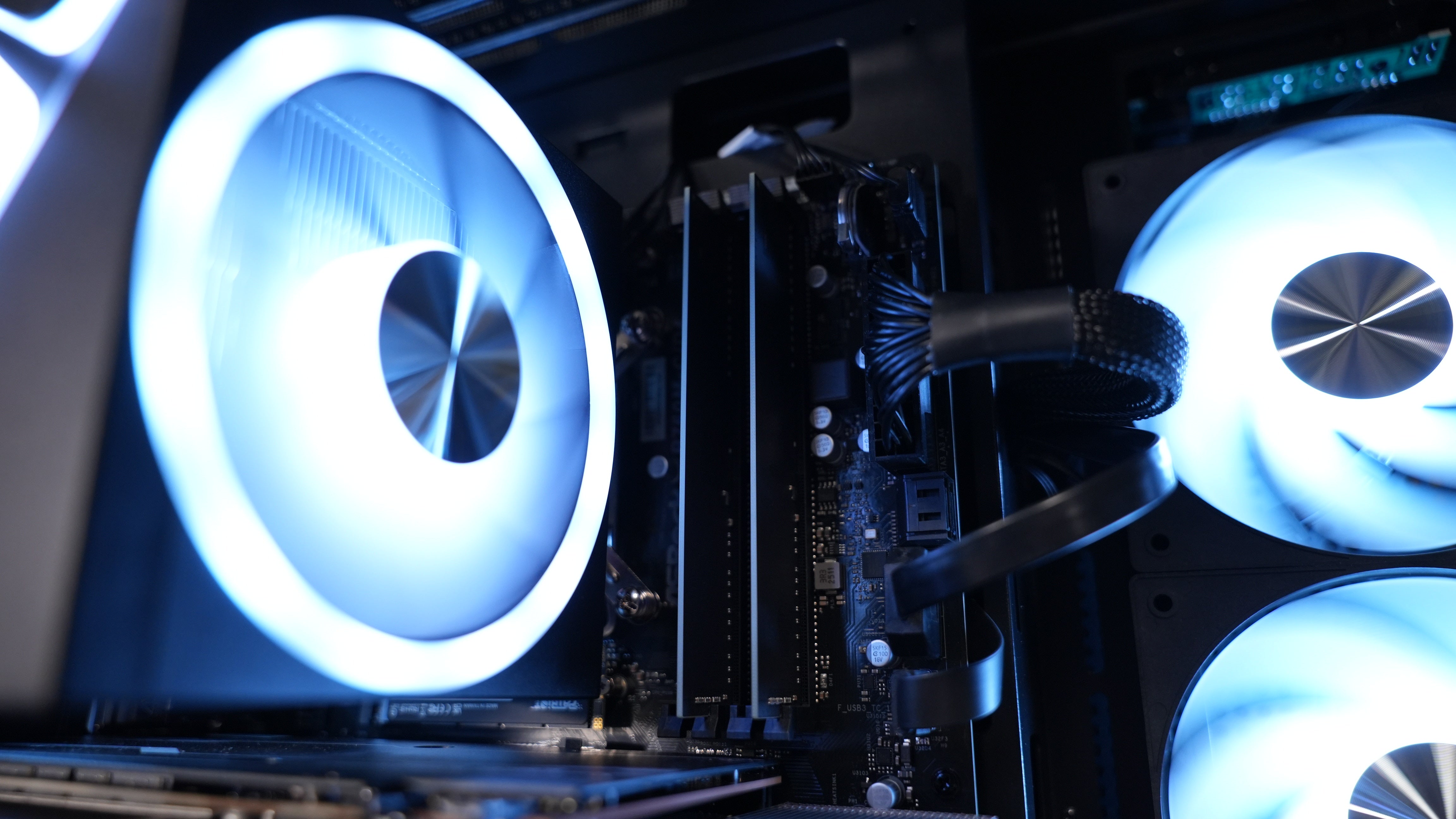 Intel Core 5 120 + Intel Arc A580 Gaming PC