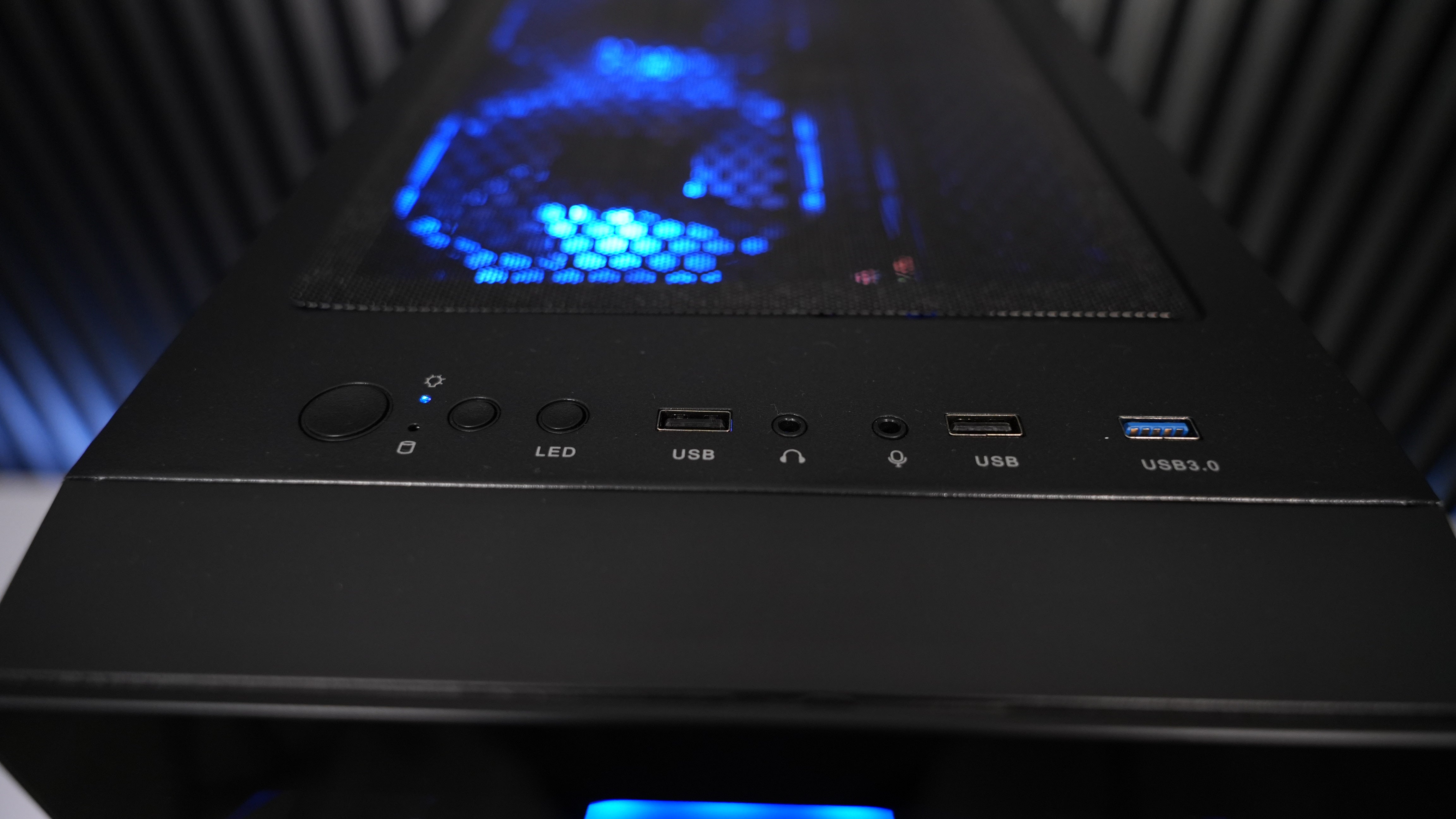 Intel Core i9 14900KF + RTX 5070 Gaming/Streaming PC