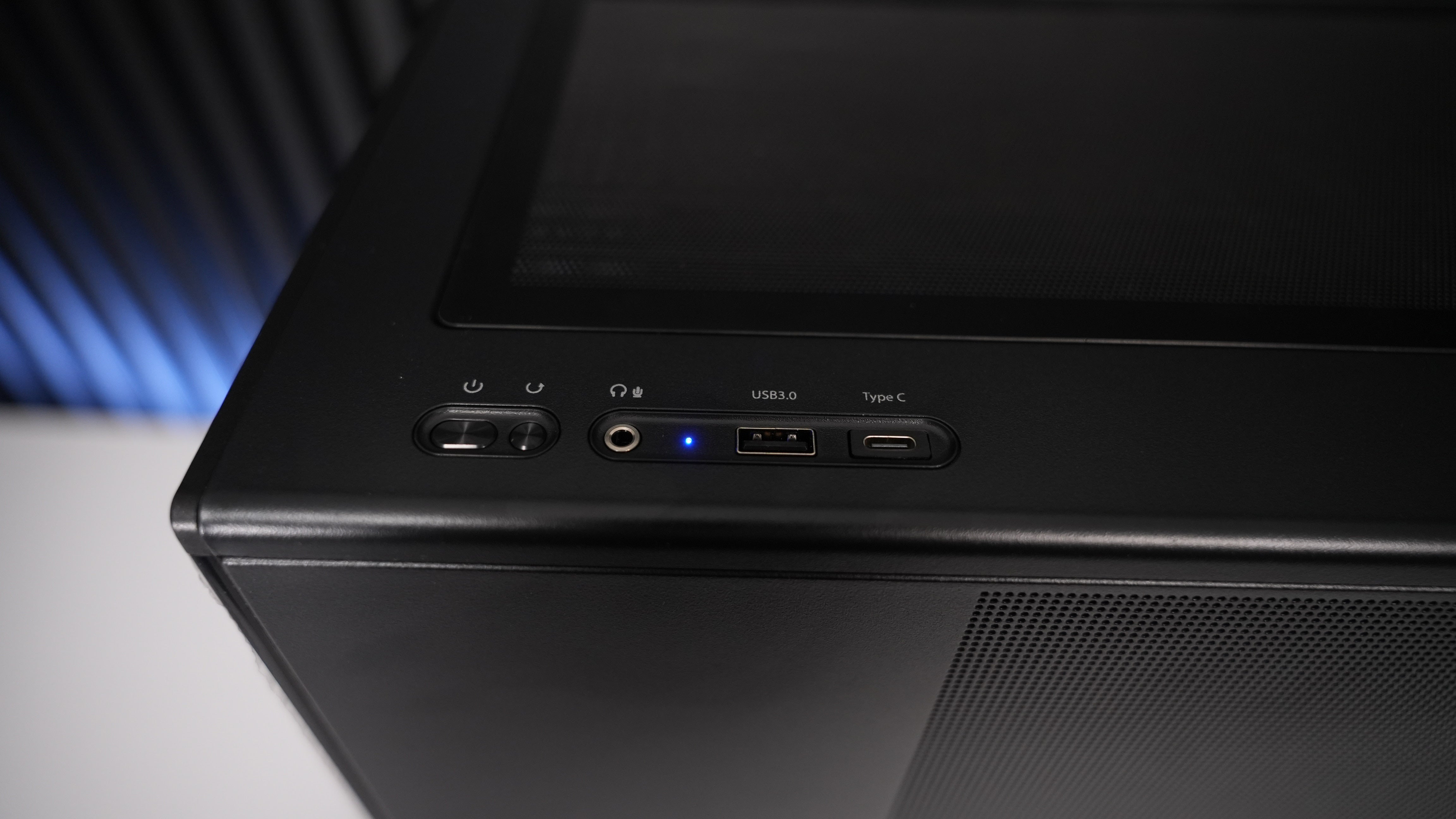 Ryzen 5 8500G + RX 9060XT Gaming PC