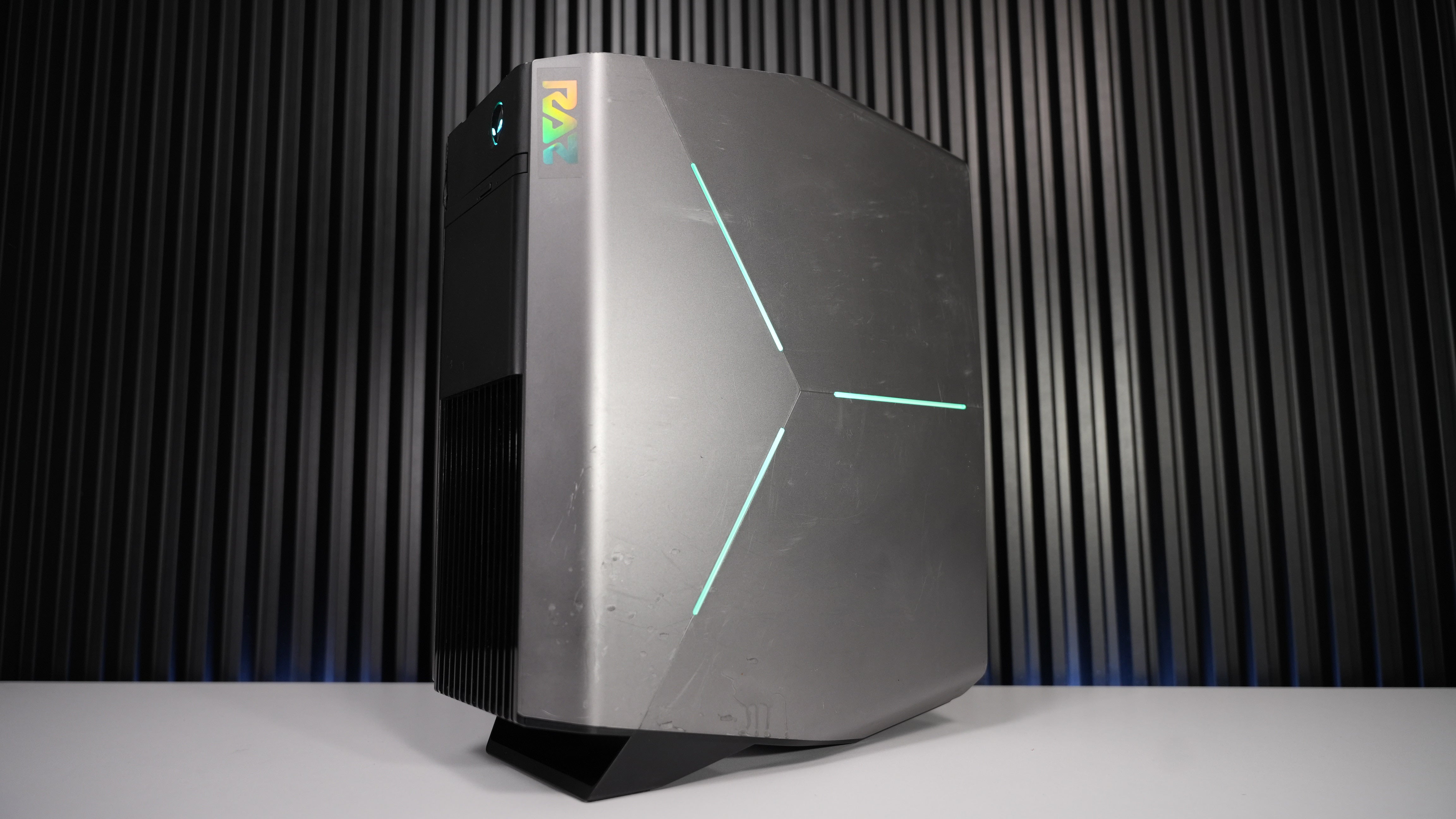 Intel i7 8700K + GTX 1080 Ti Gaming PC
