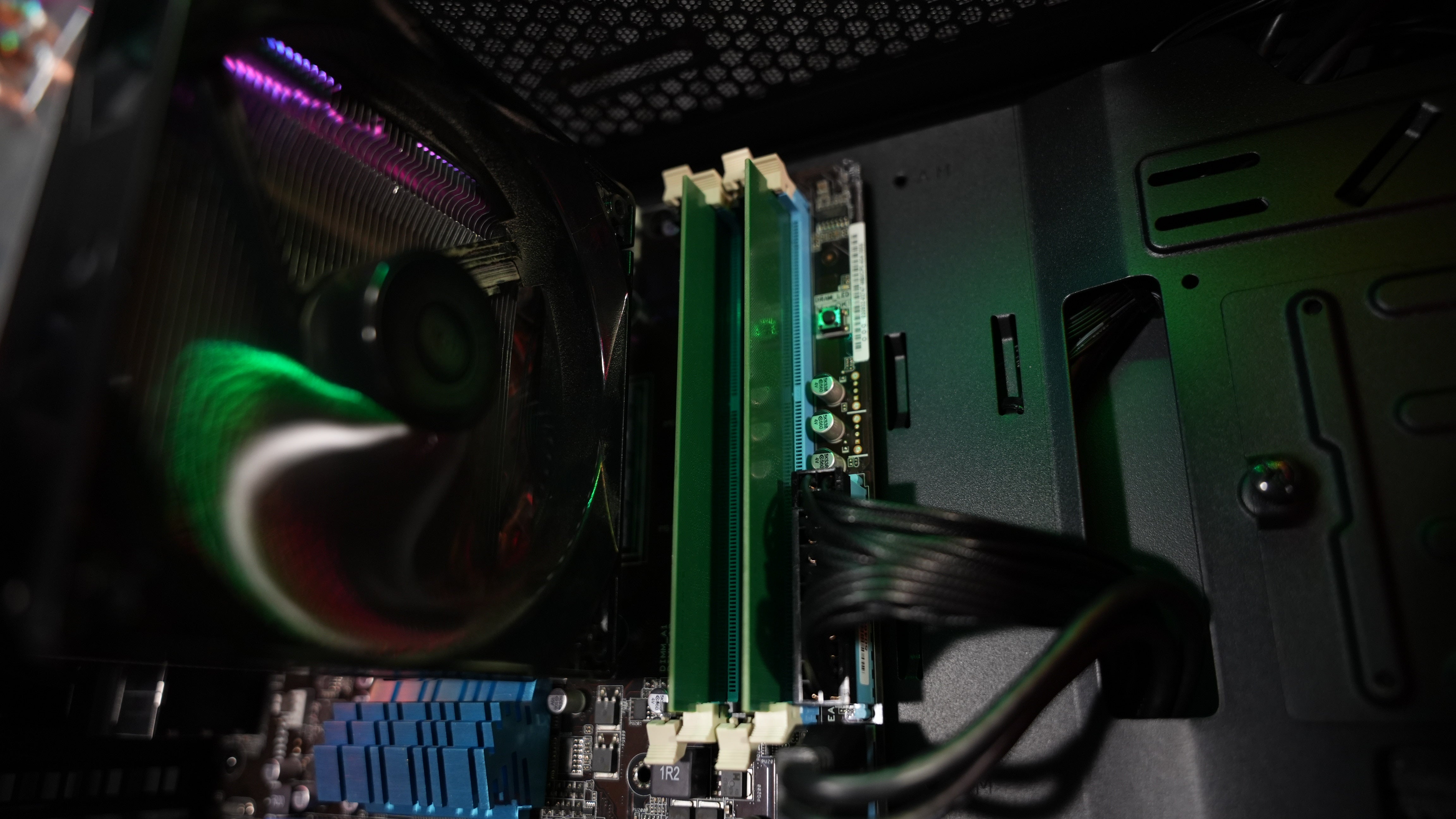 AMD FX 8350 + RX 460 Budget PC