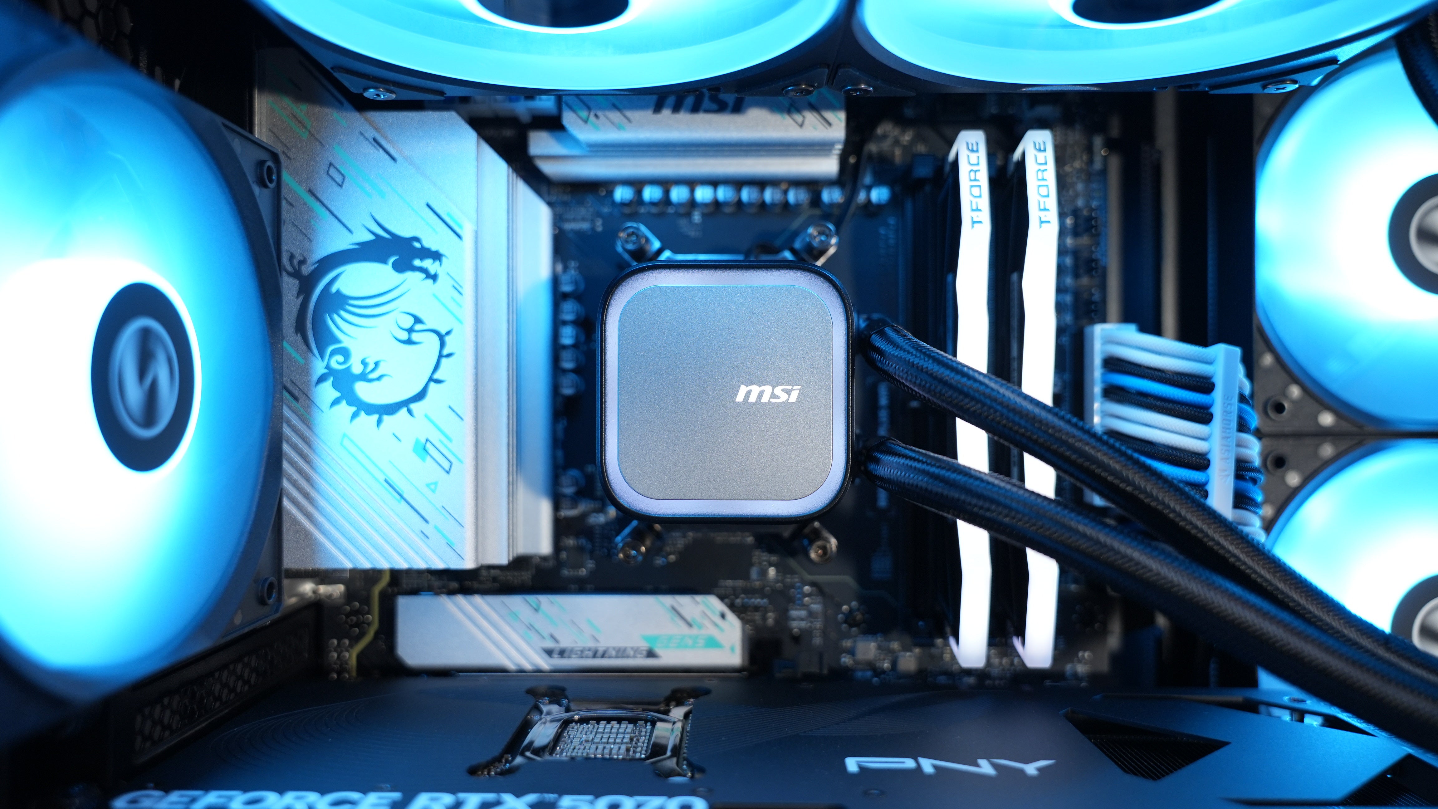 Ryzen 5 9600X + RTX 5070 Gaming PC