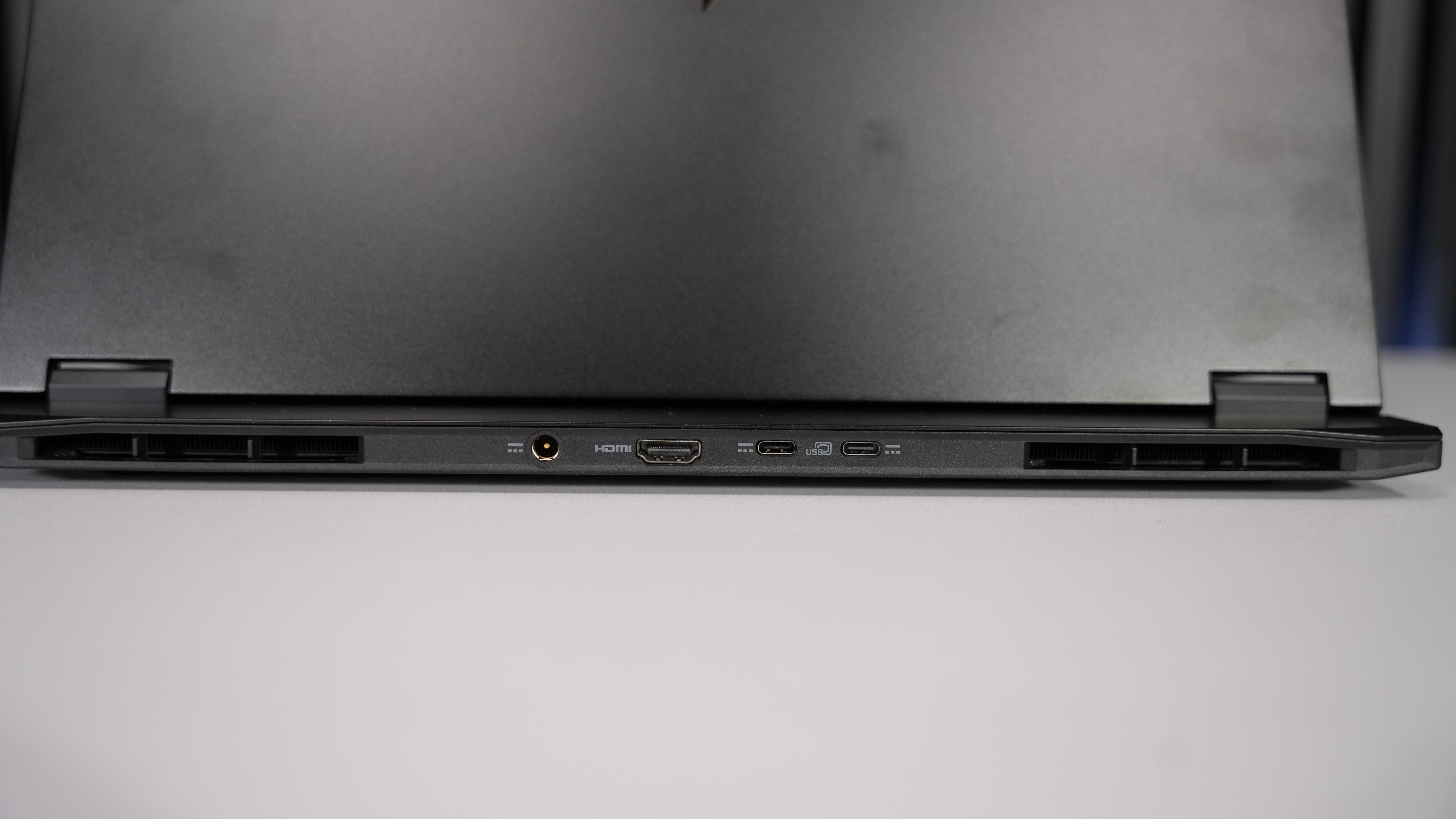 Ryzen AI 7 350 + RTX 5060 Gaming Laptop