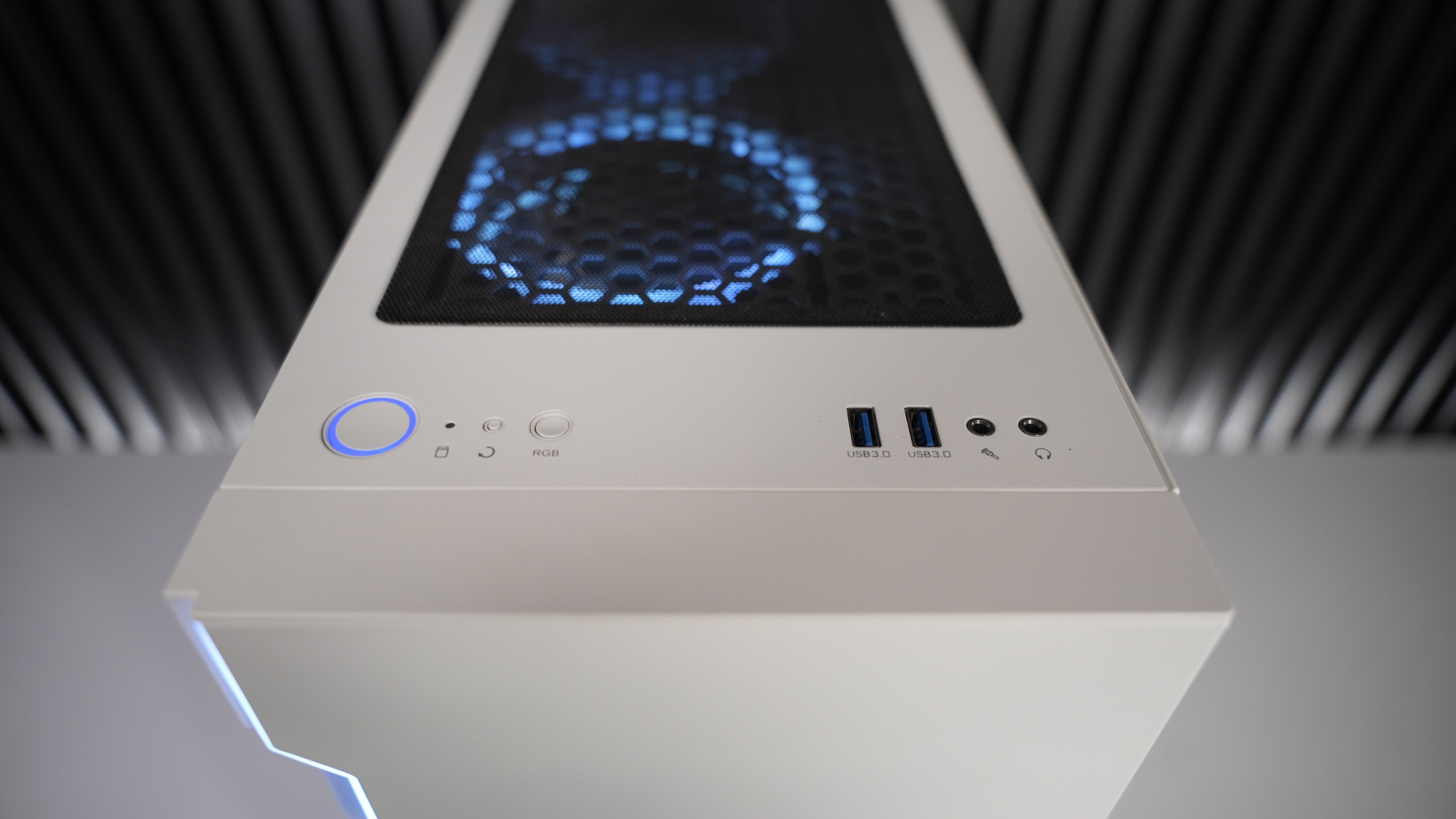 Ryzen 5 3600 + GTX 1660 Super Gaming PC