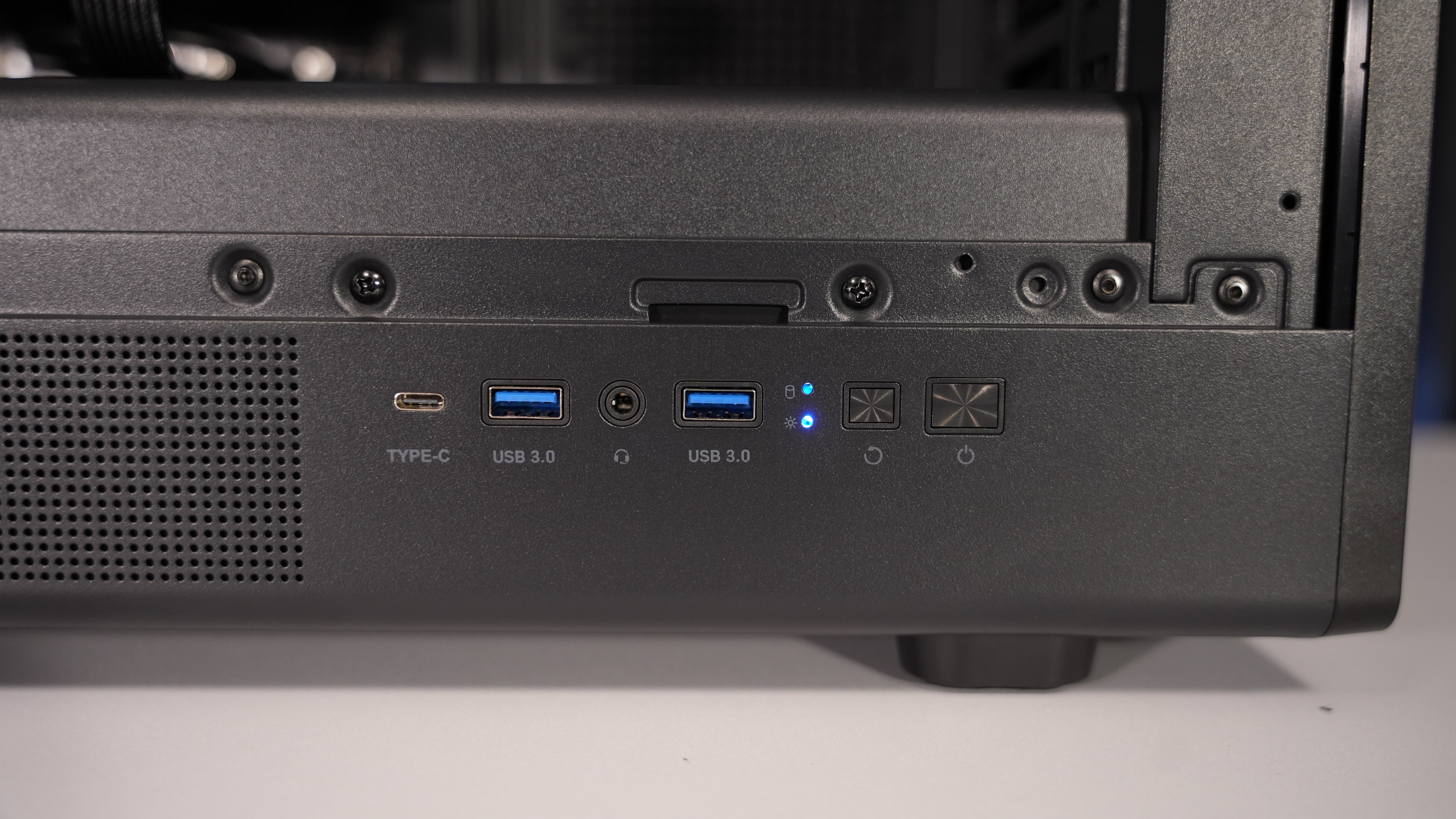 Ryzen 7 5800X3D + RX 6700XT Gaming PC