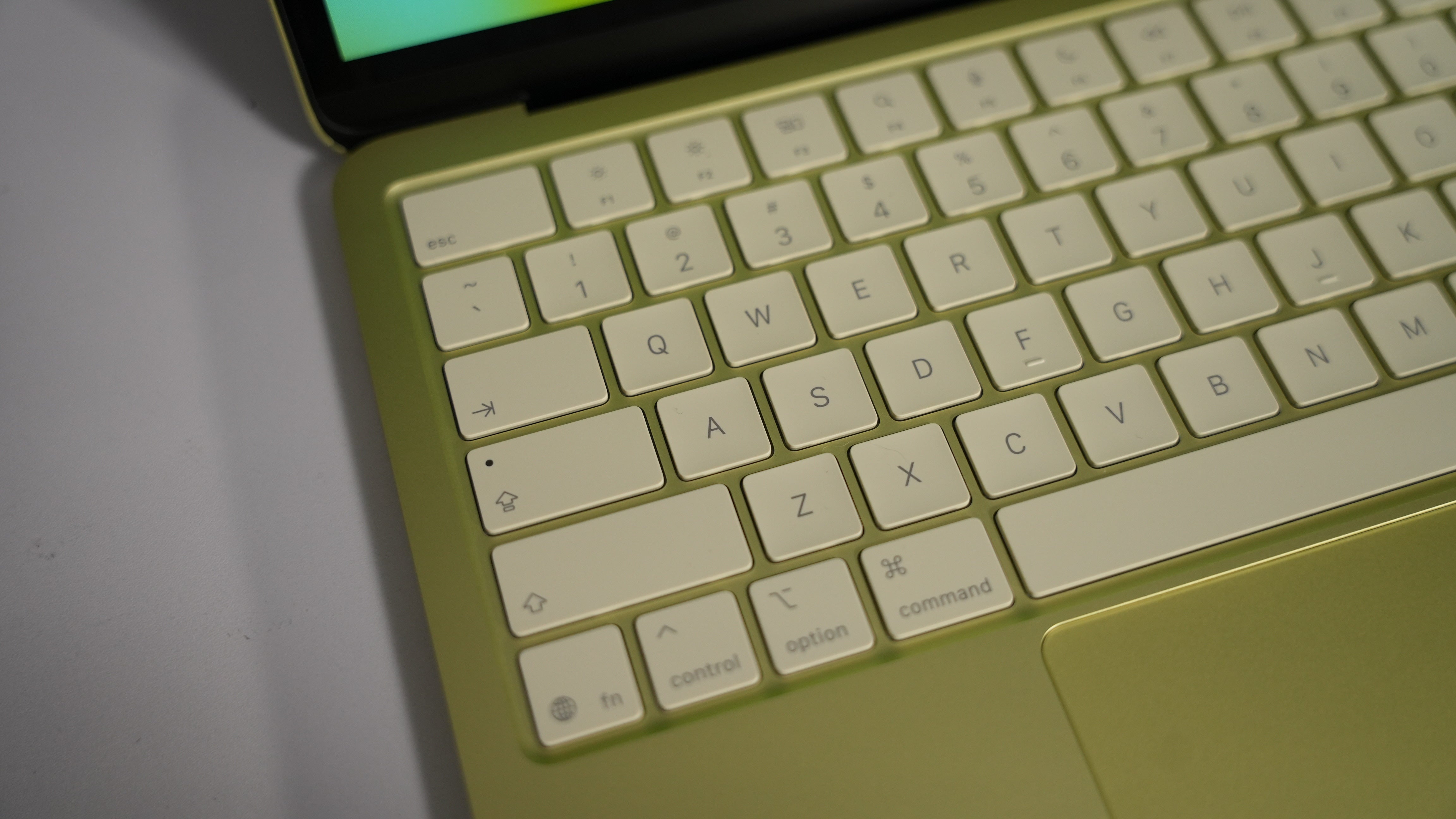 Apple Macbook Neo - Citrus