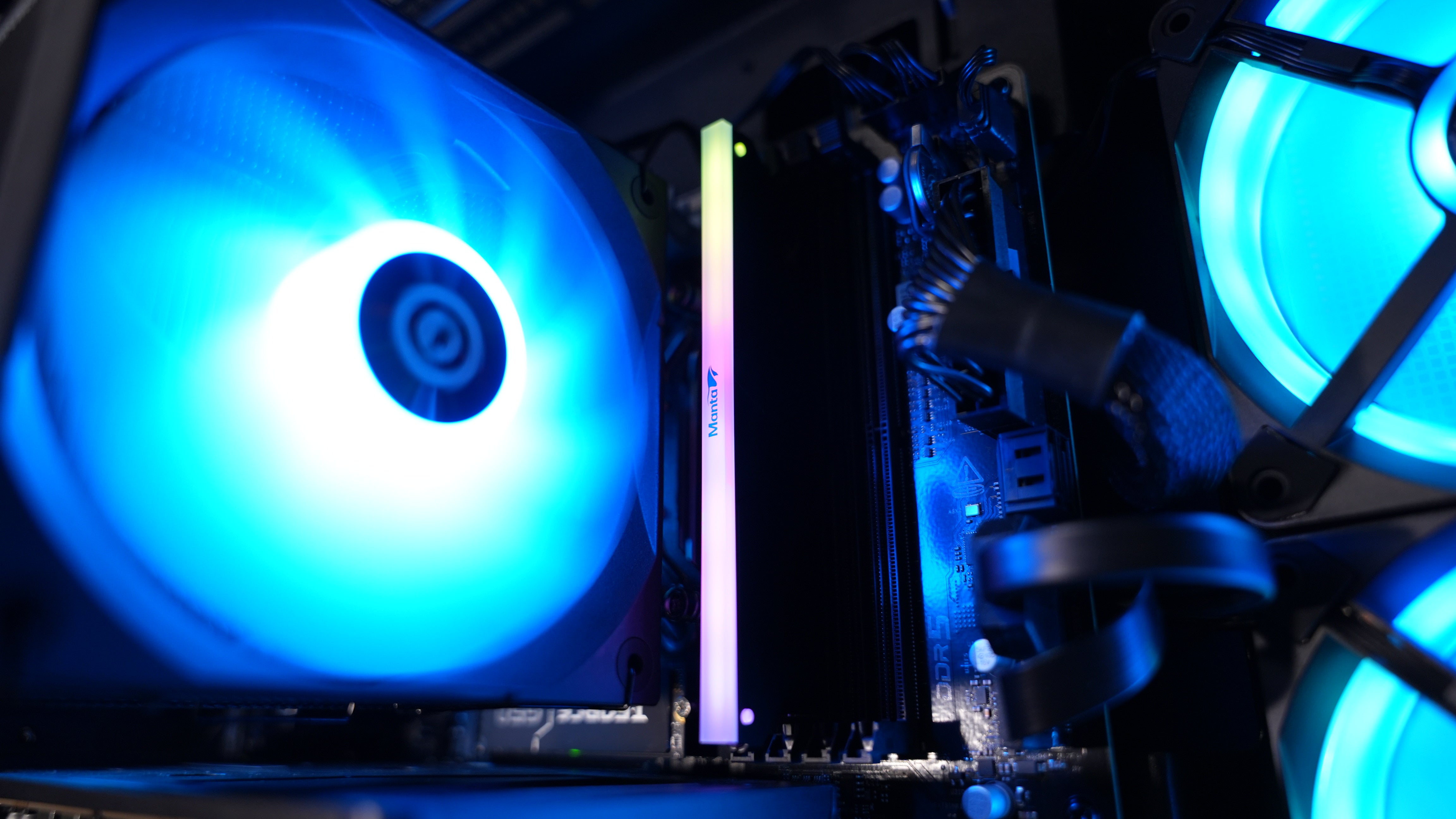 Intel i5 14400F + RTX 5060 Gaming PC