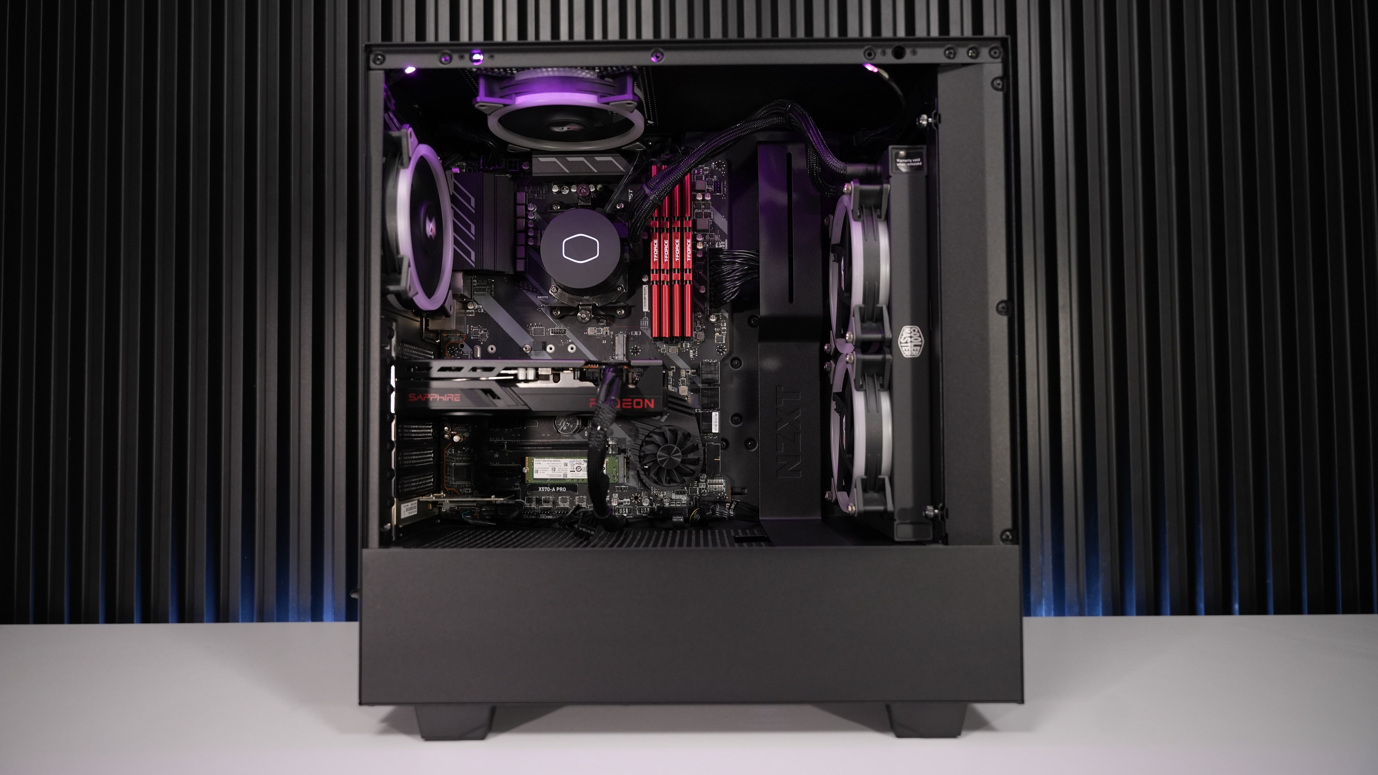 Ryzen 5 5600X + RX 6600 Gaming PC