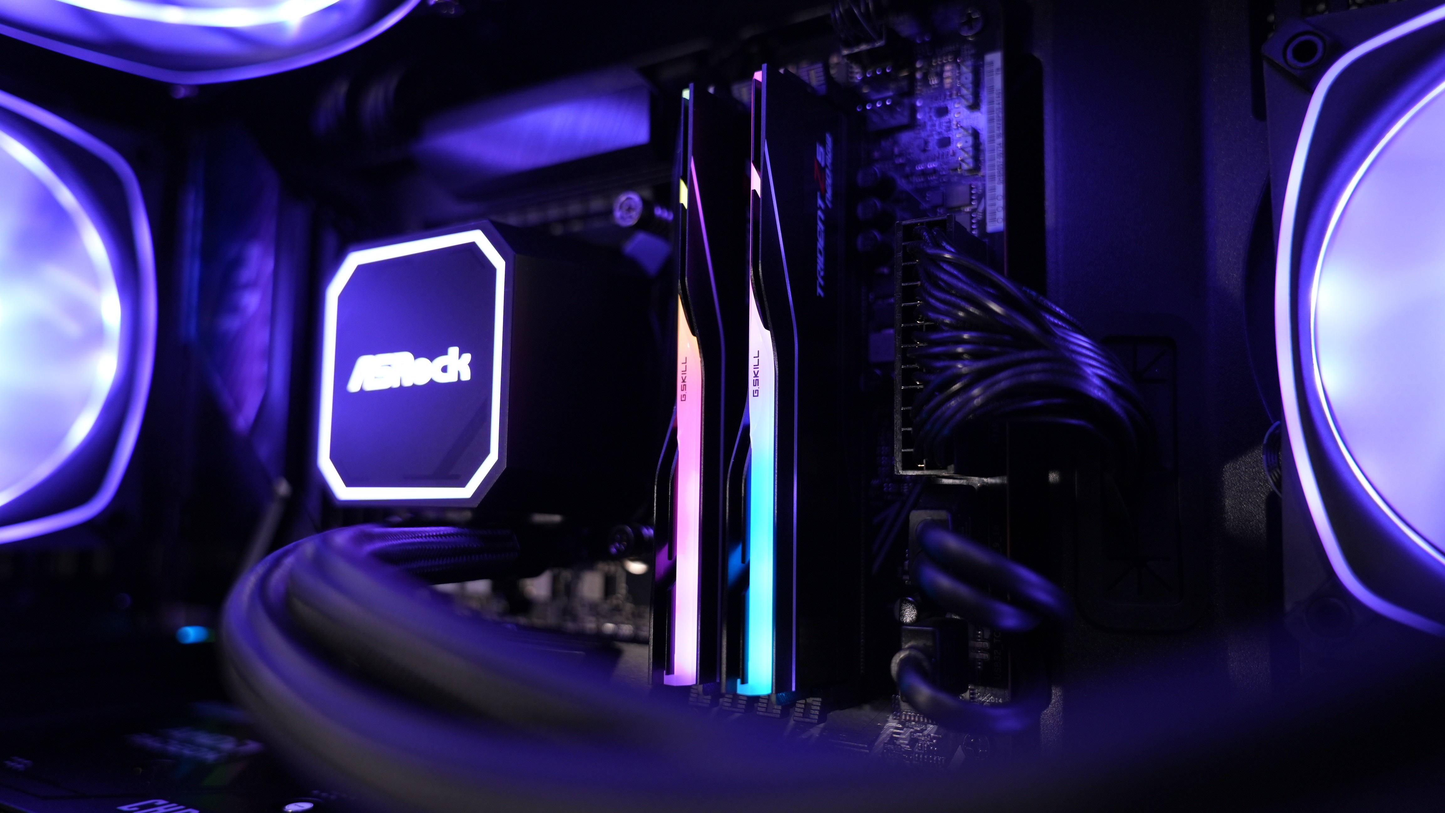 Intel Ultra 7 270K Plus + RX 9070XT Gaming PC