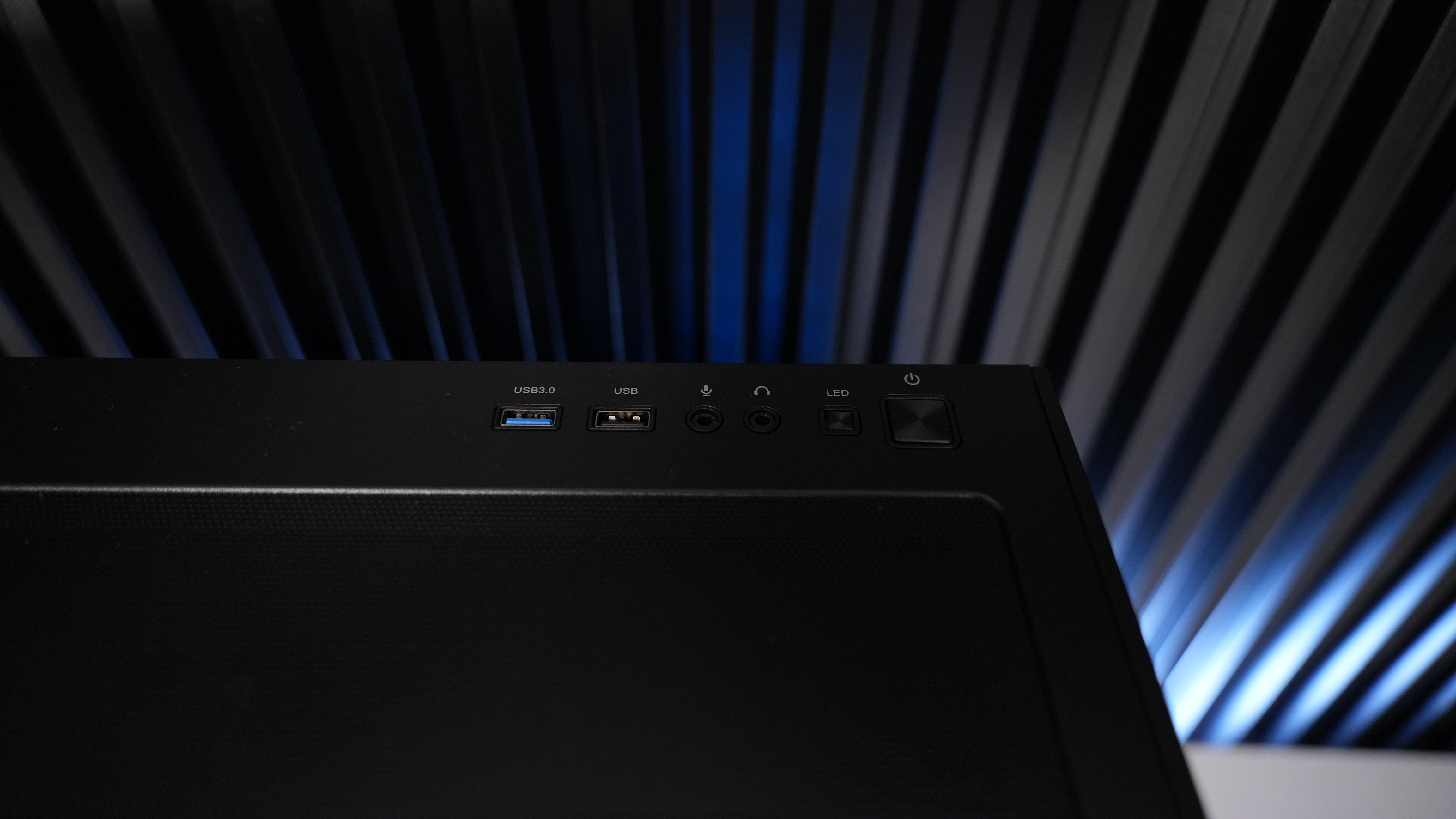 Intel i5 14400F + RTX 5060 Gaming PC