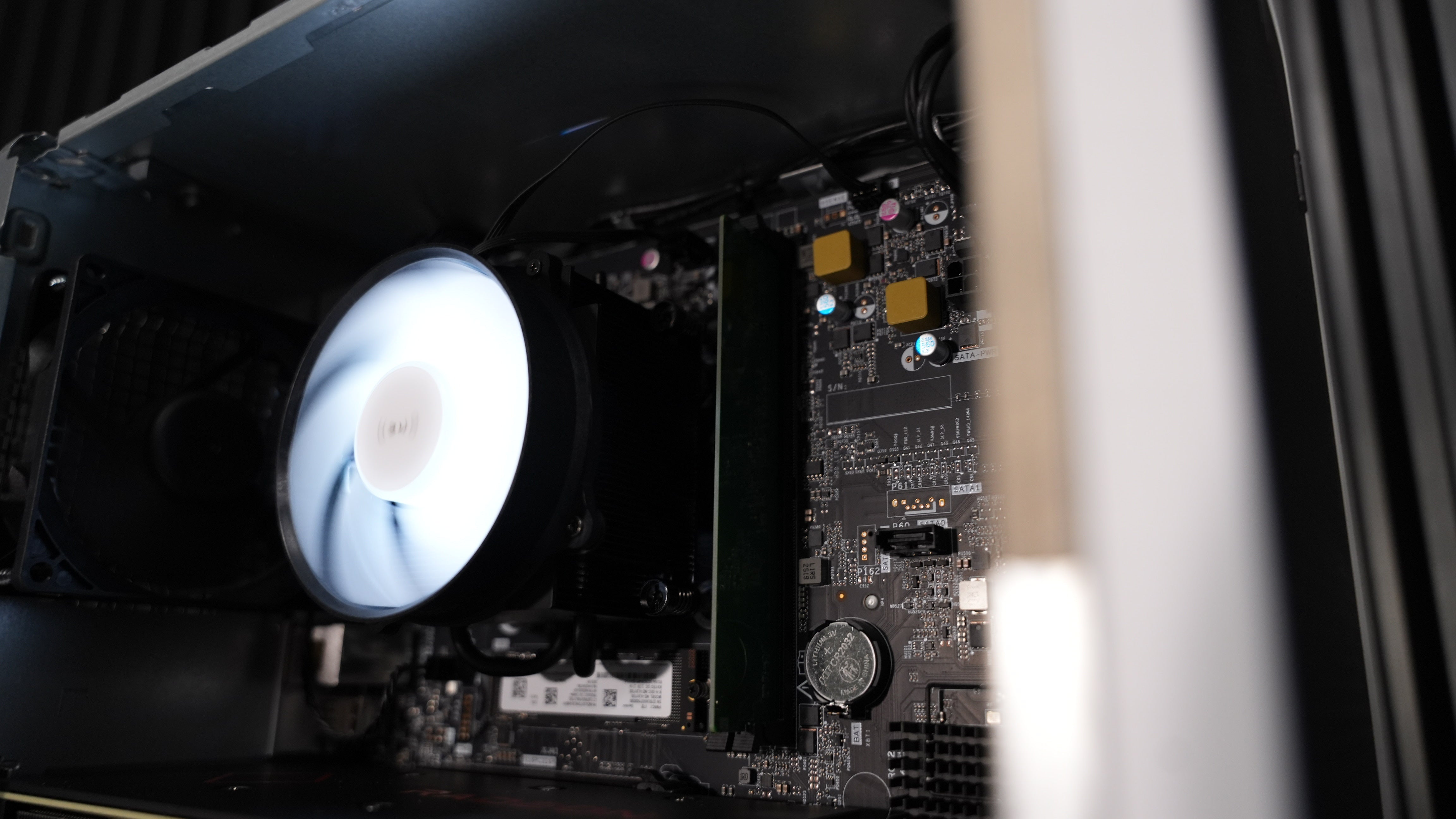 Ryzen 5 8400F + RX 7600 Gaming PC