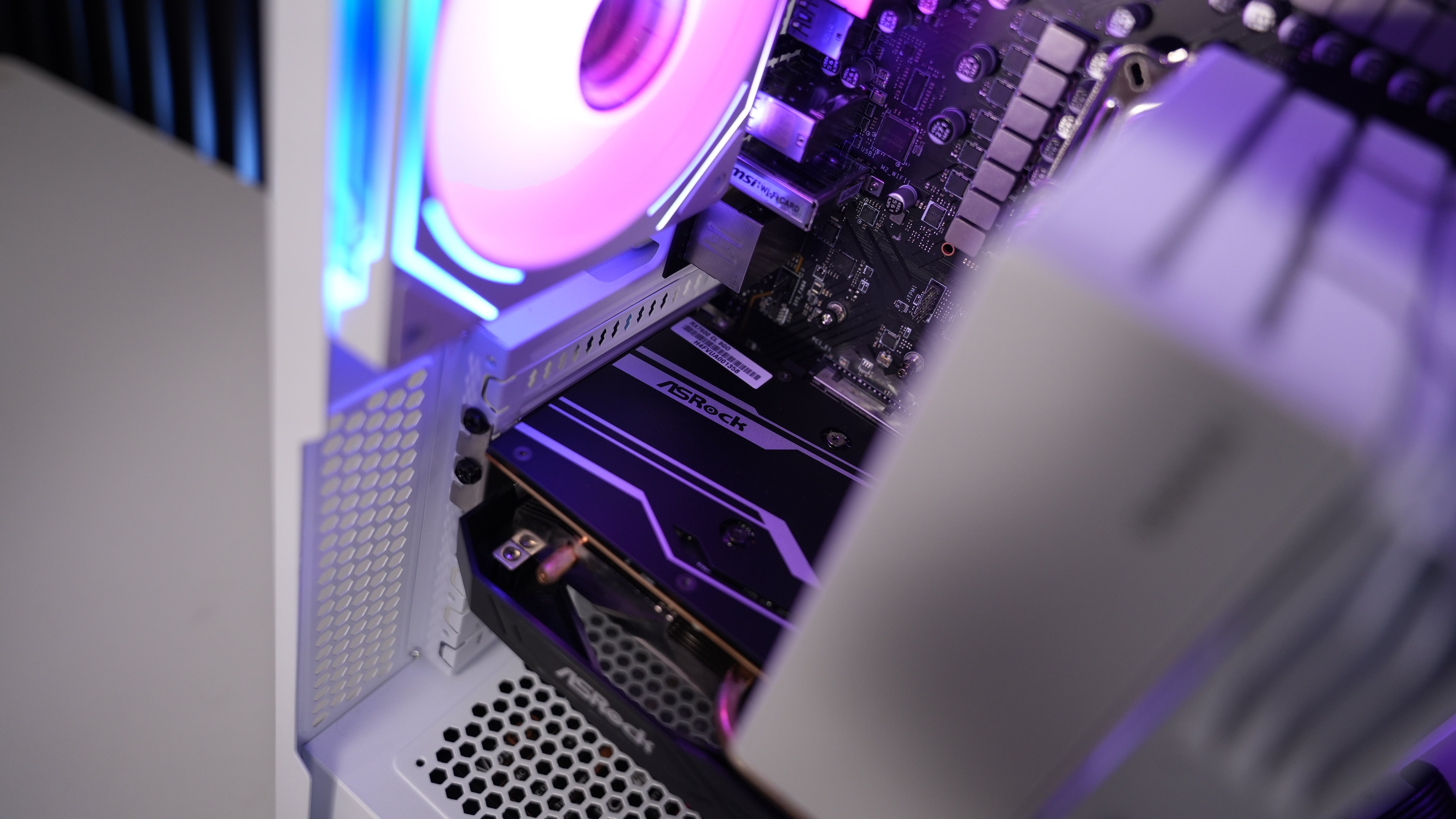 Ryzen 5 7600 + RX 7600 Gaming PC