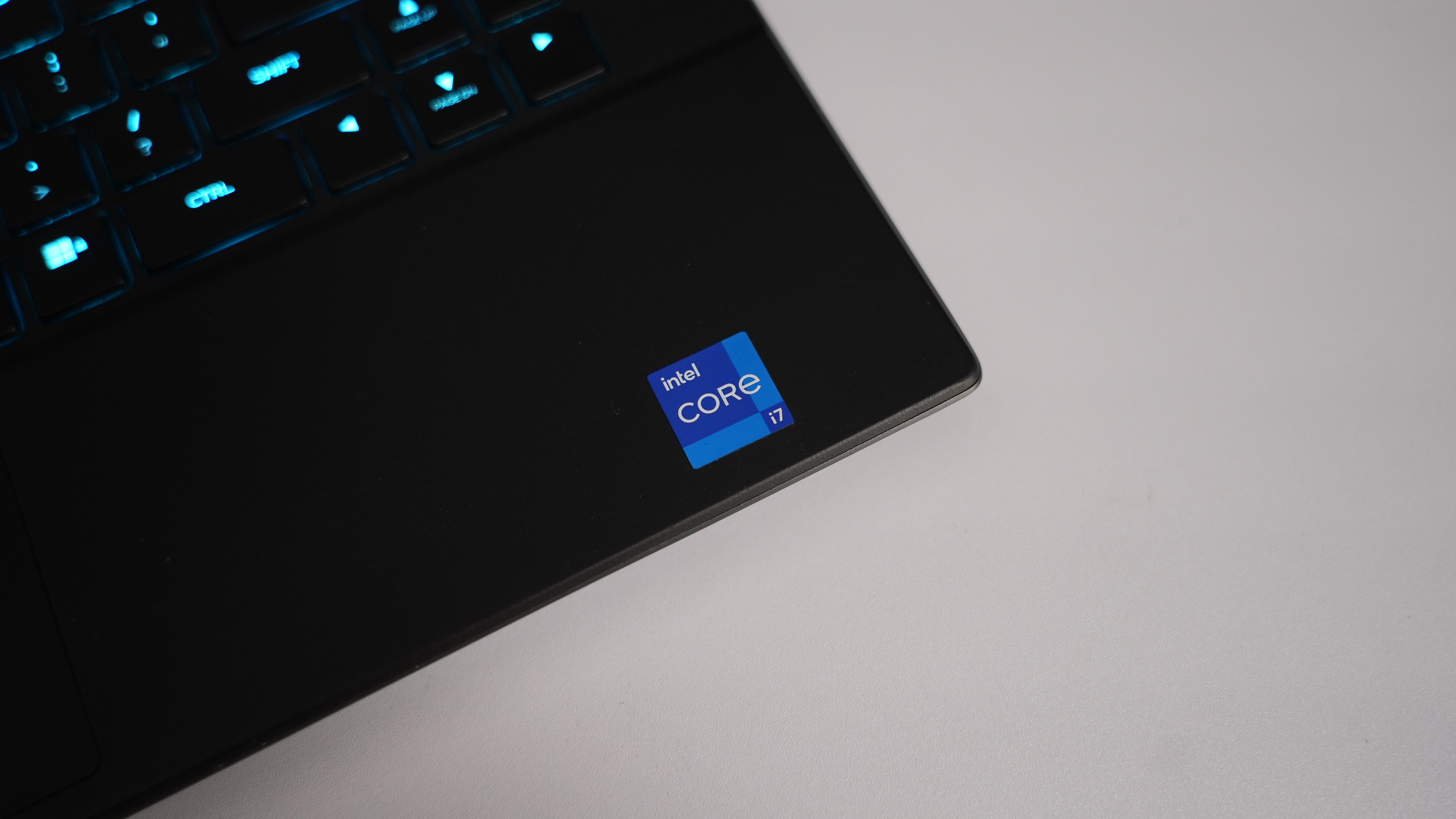 Intel i7 13700HX + RTX 4070 Gaming Laptop