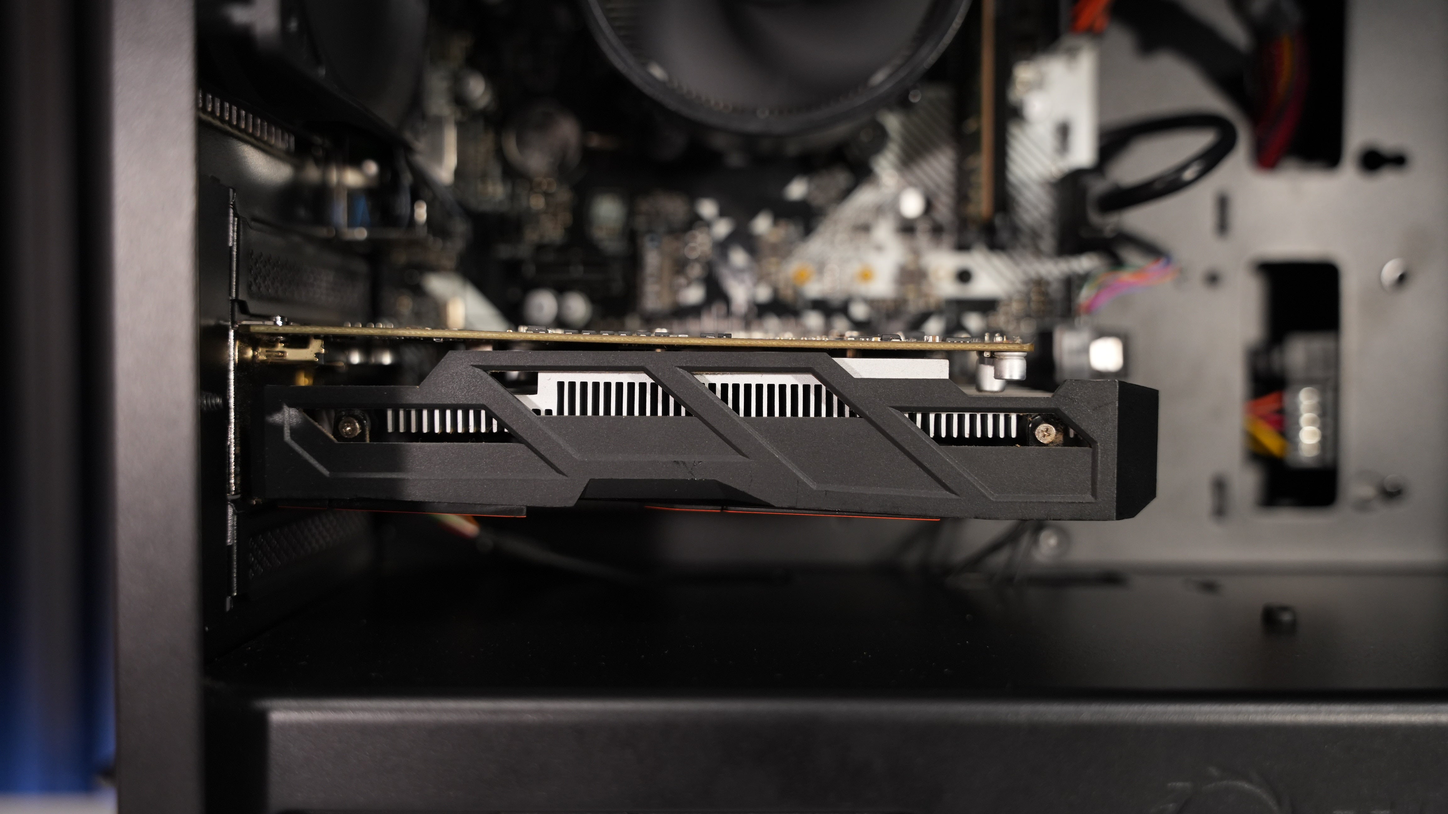 Ryzen 3 3300 + RX 460 Budget Esports PC