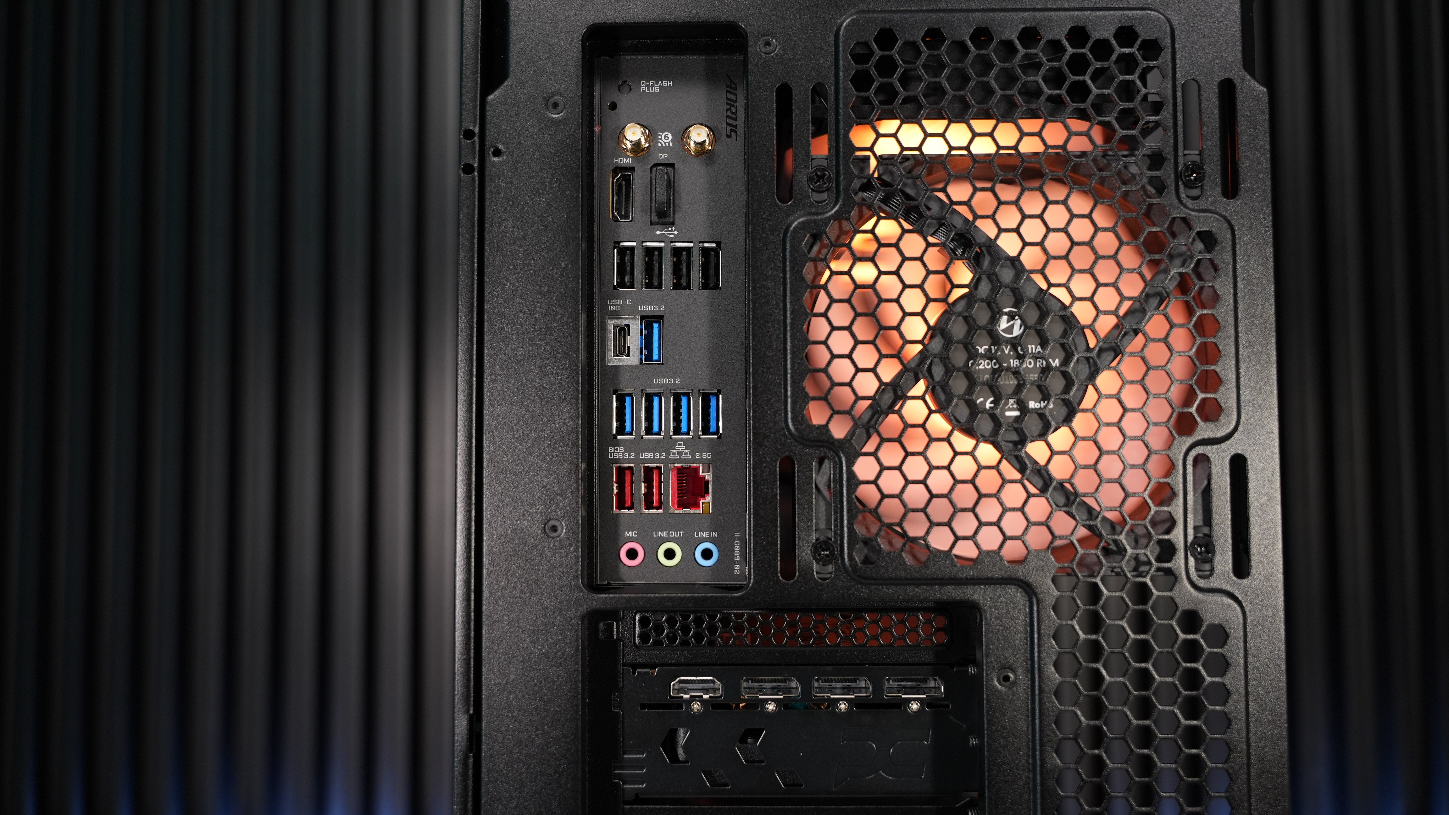 Ryzen 7 7800X3D + RX 9070 Gaming/Streaming PC