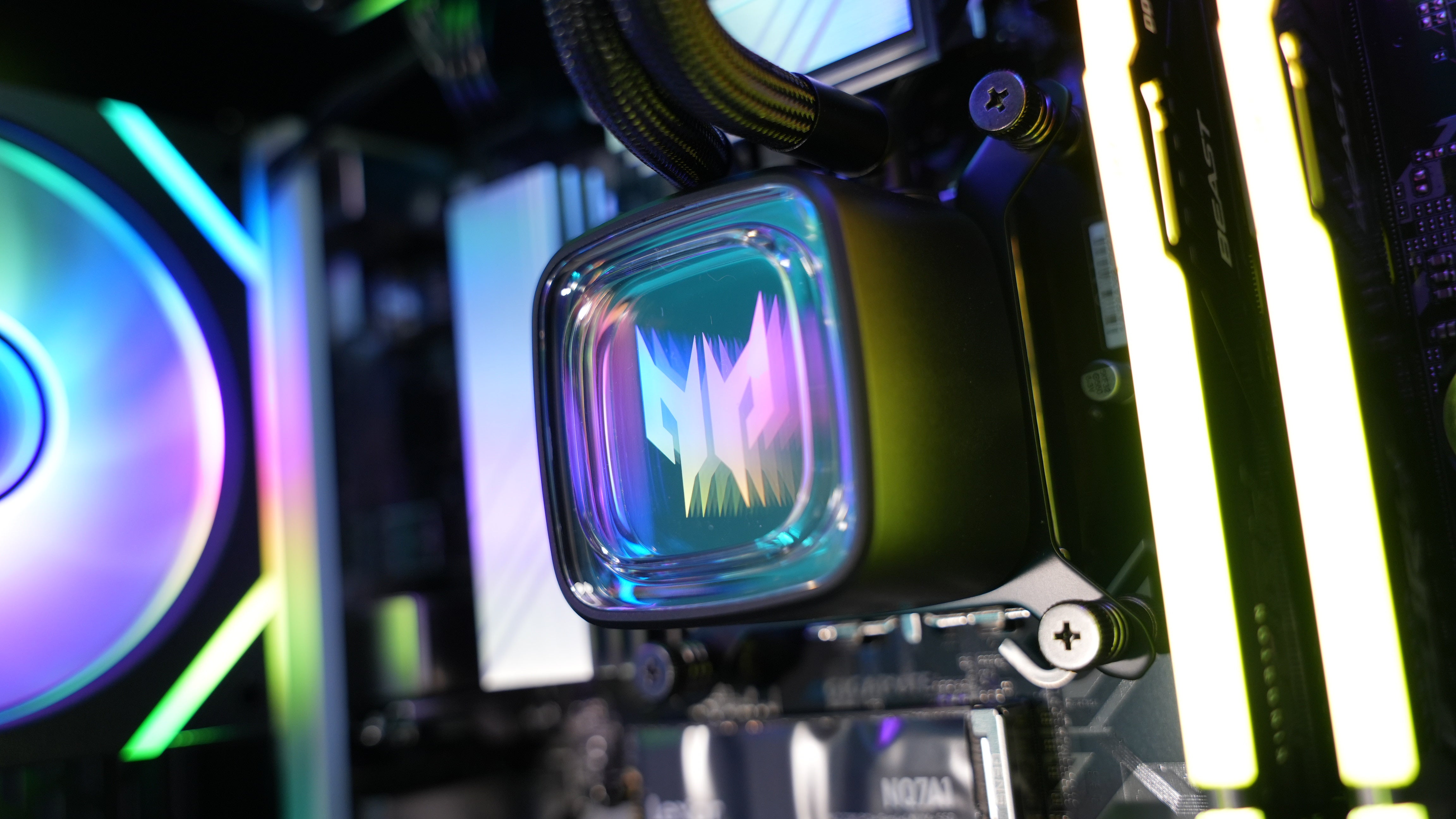 Intel Core Ultra 7 265KF + RTX 5070 Ti Gaming PC Prebuilt
