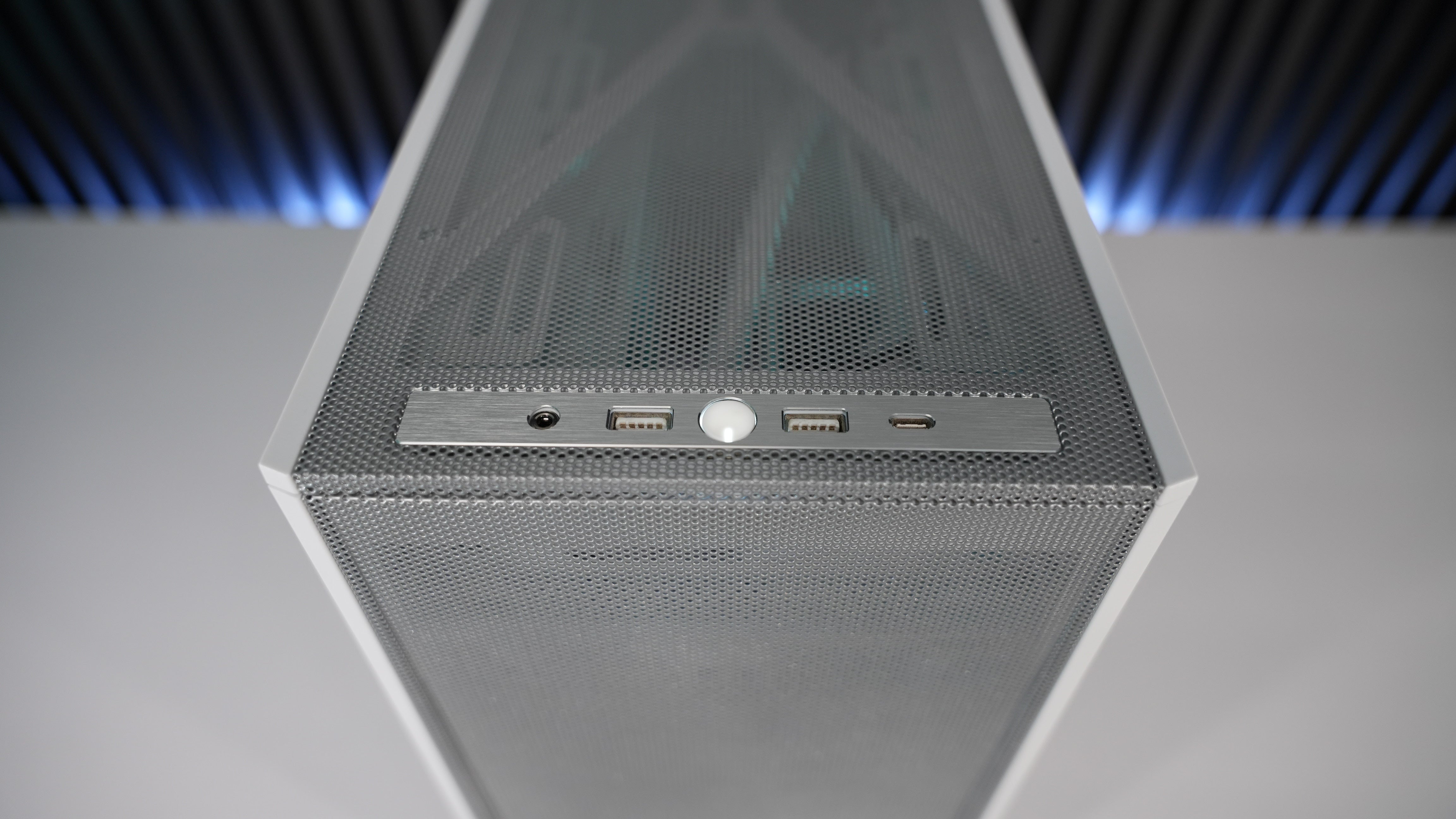 Intel i7 14700F + RTX 4060 Gaming PC