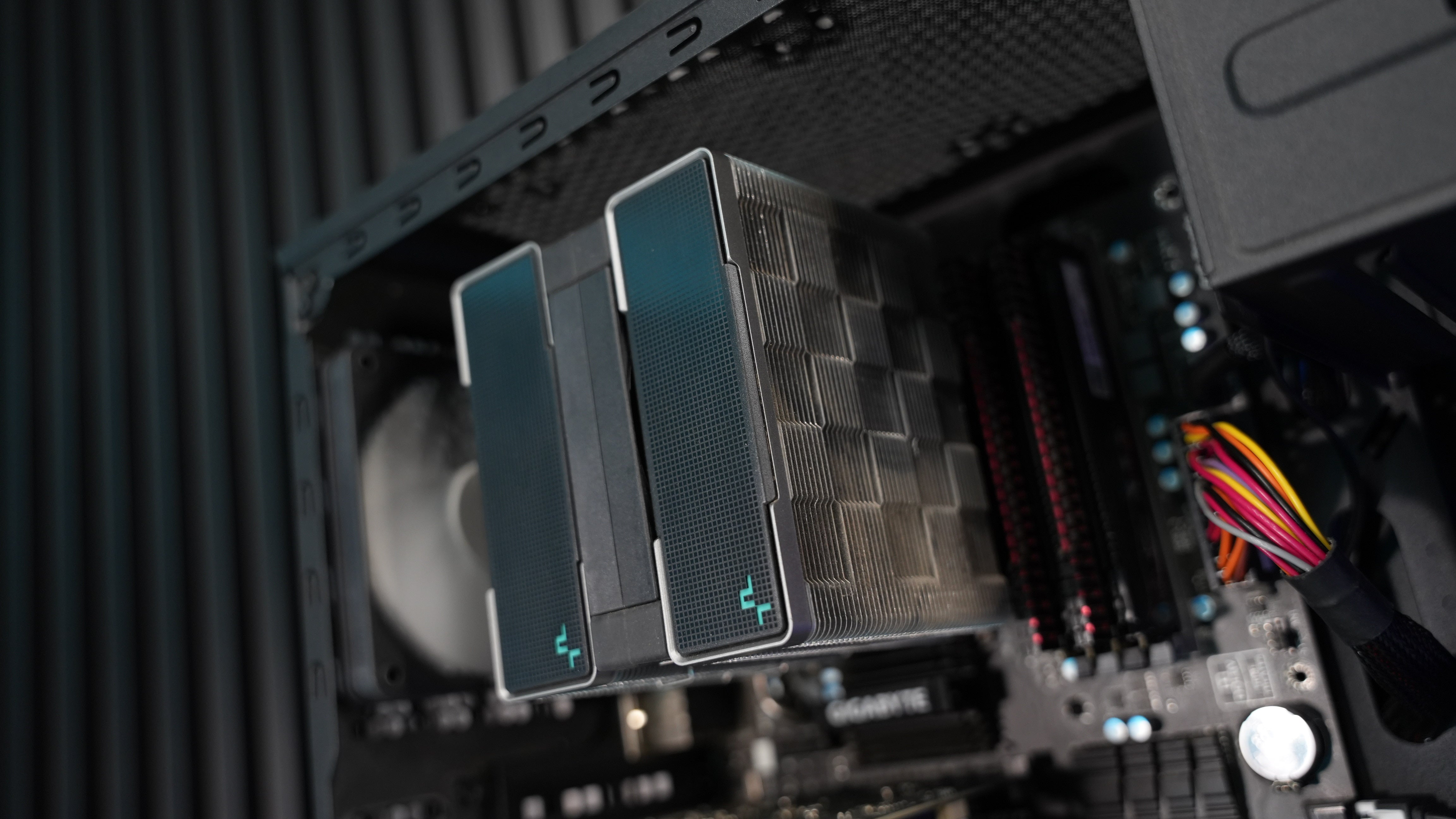 AMD FX 9370 + RX 470 Budget PC