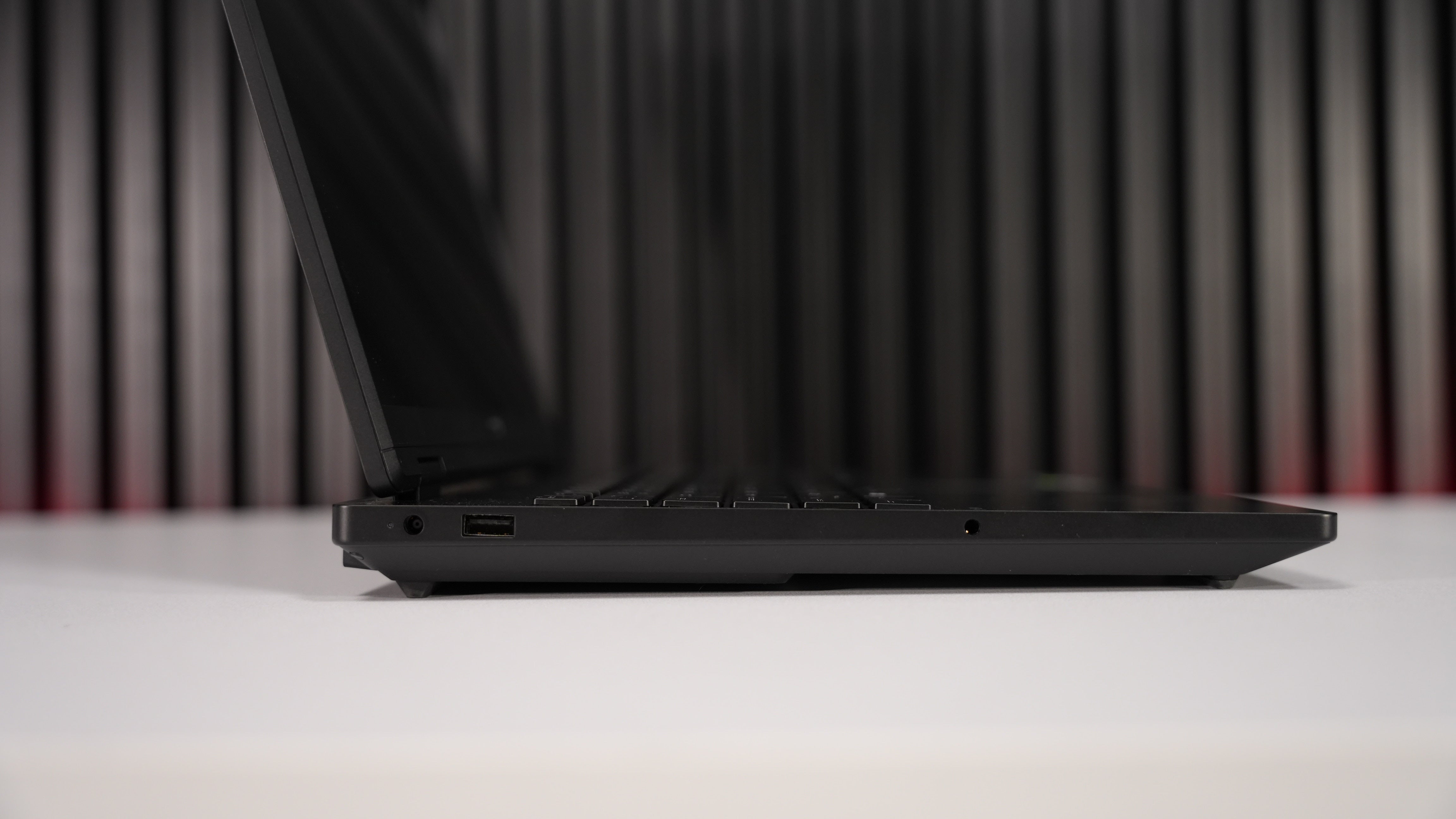 Intel Ultra 7 255HX + RTX 5060 Gaming Laptop