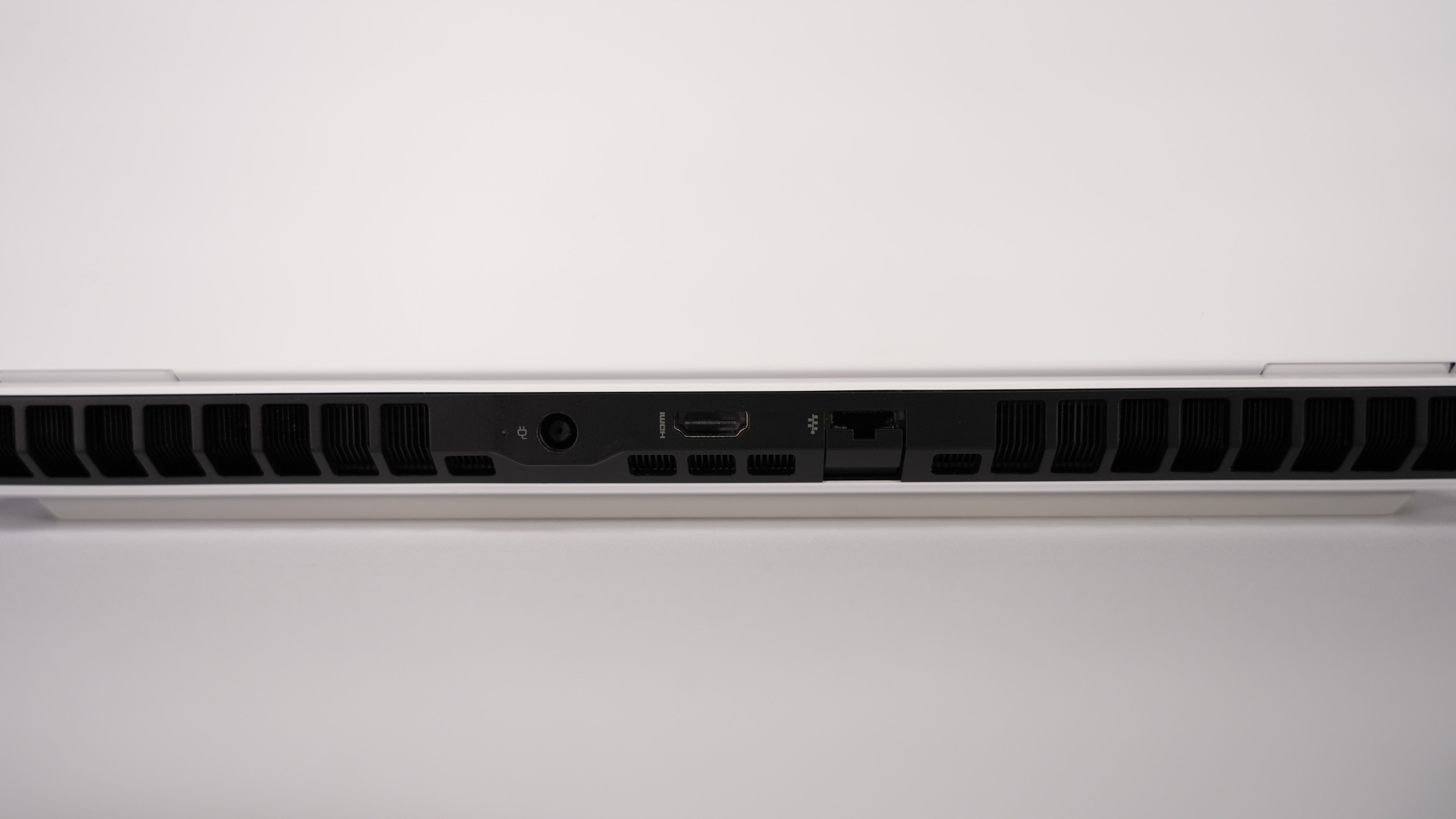 Intel Ultra 9 290HX + RTX 5090 Gaming Laptop