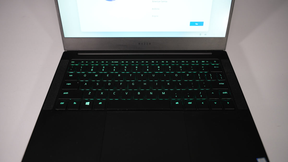 Razer Blade Stealth - Intel i7 8565U Laptop