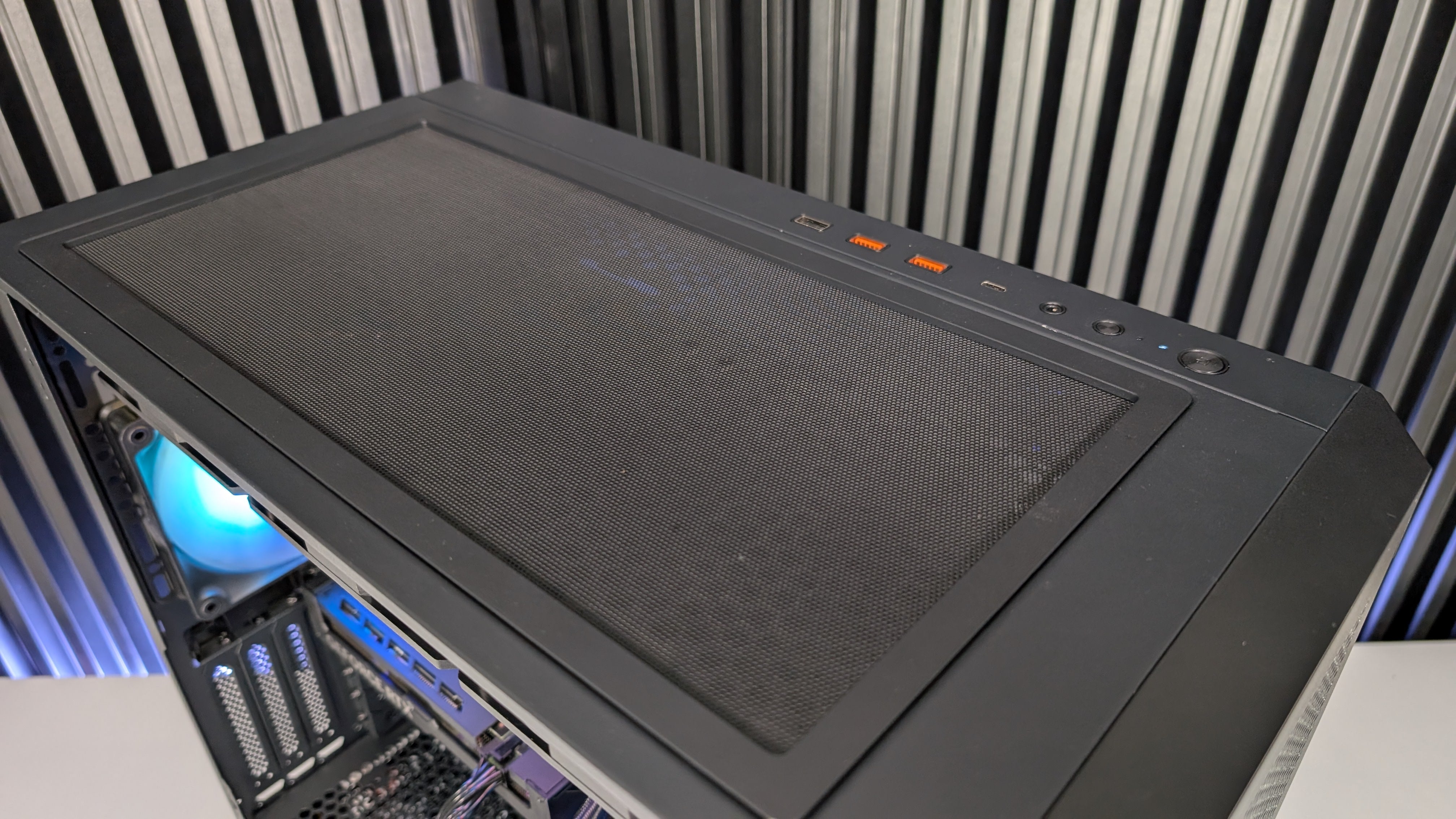 Ryzen 7 7700X + RTX 4060 Ti 8GB Gaming PC