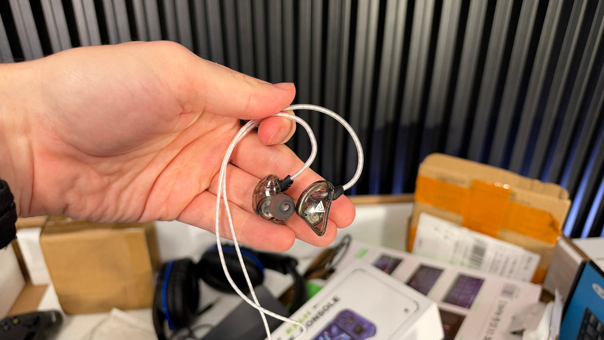 Mystery Tech Accessory Roundup