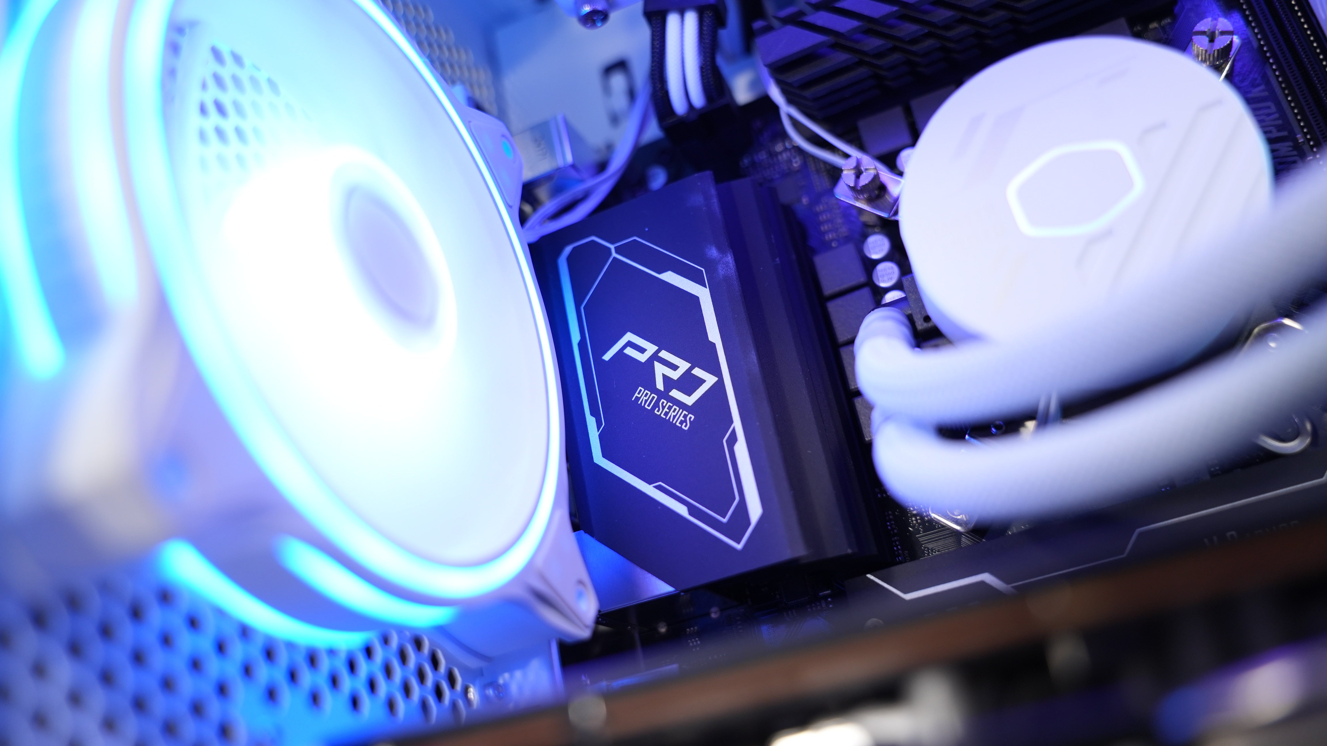 Intel i5 12600KF + RX 6600 Gaming PC