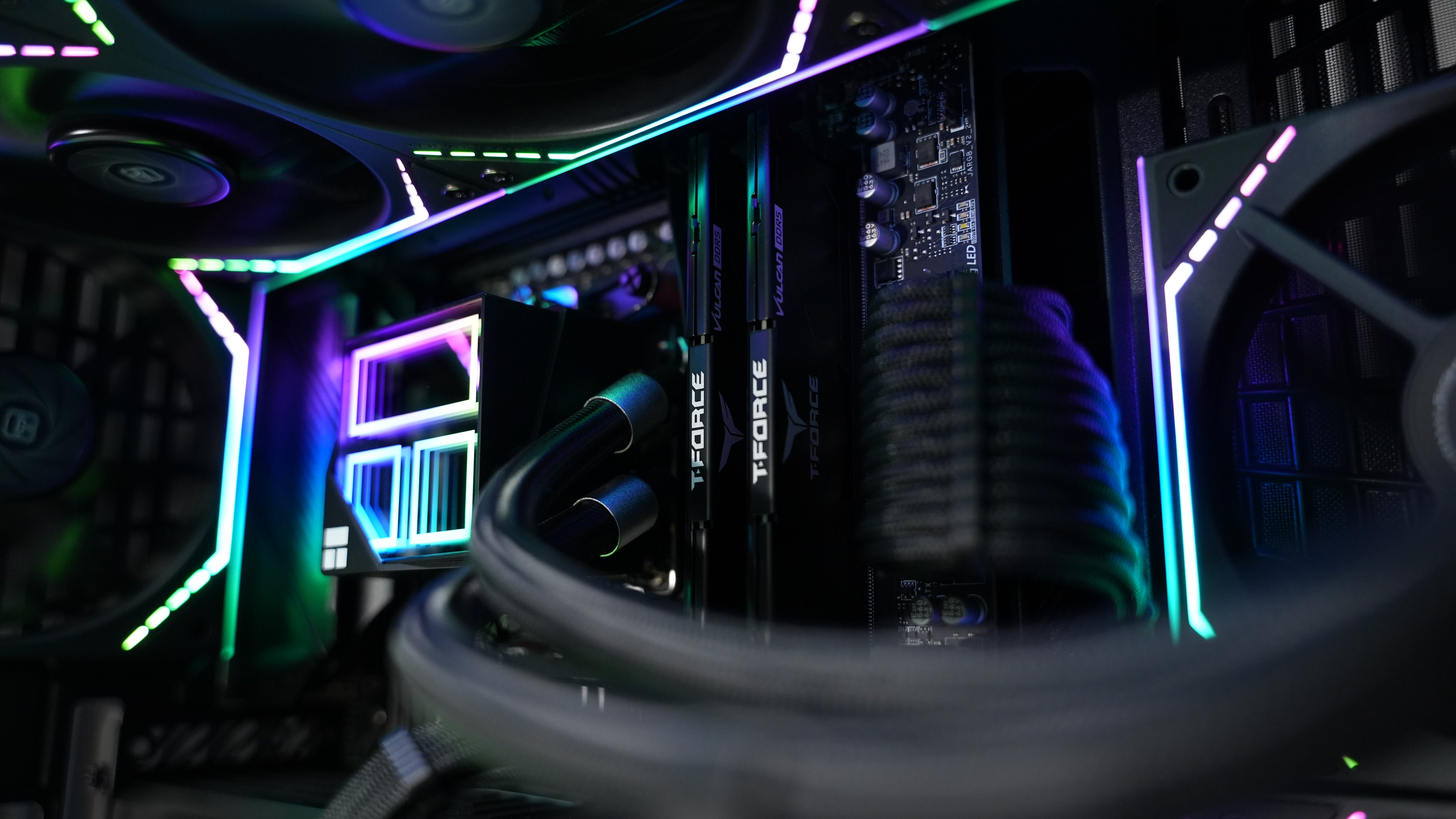 Ryzen 7 7700 + RTX 4070Ti Gaming/Streaming PC
