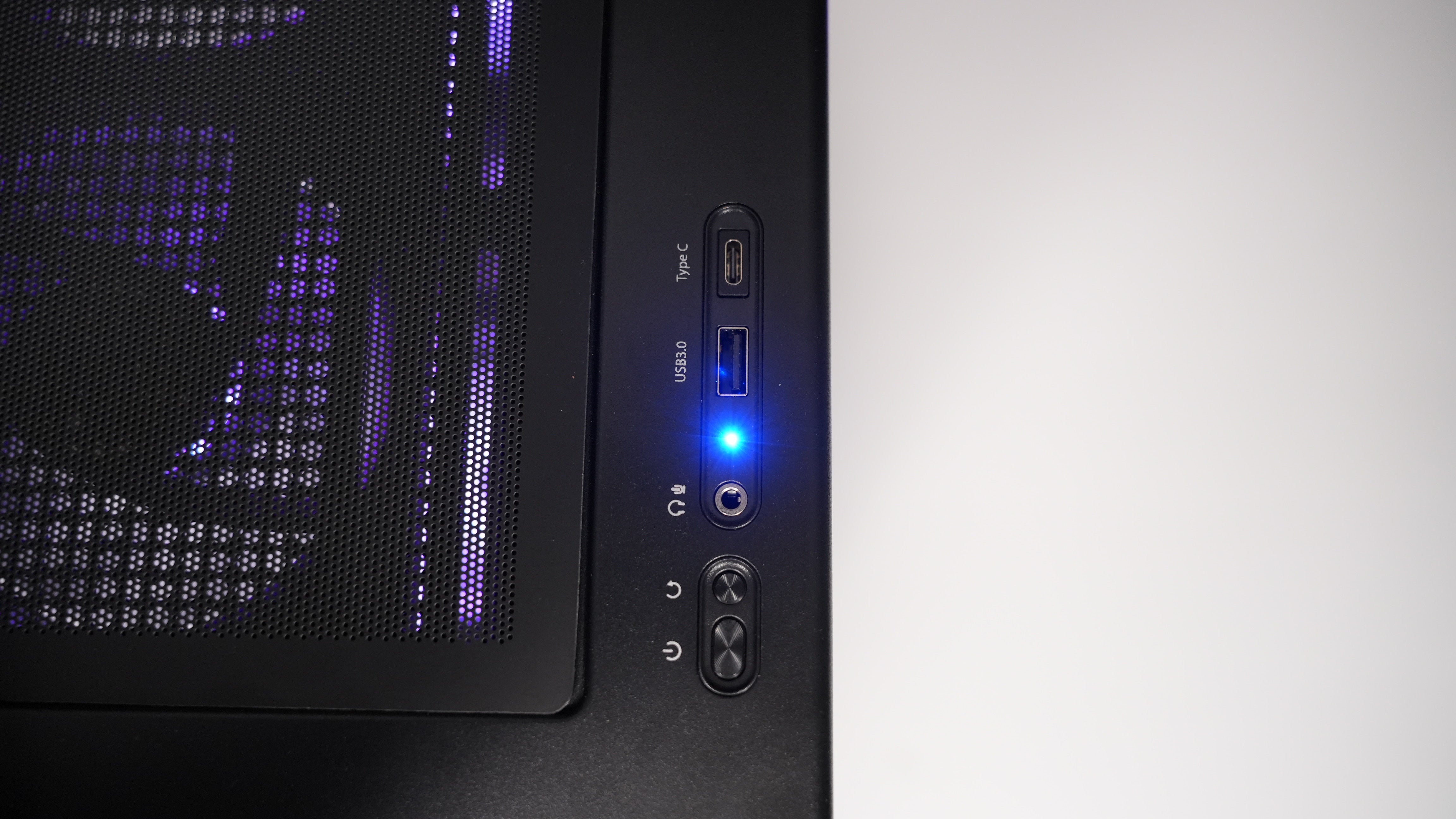 Ryzen 7 5700X + Arc B570 Gaming PC